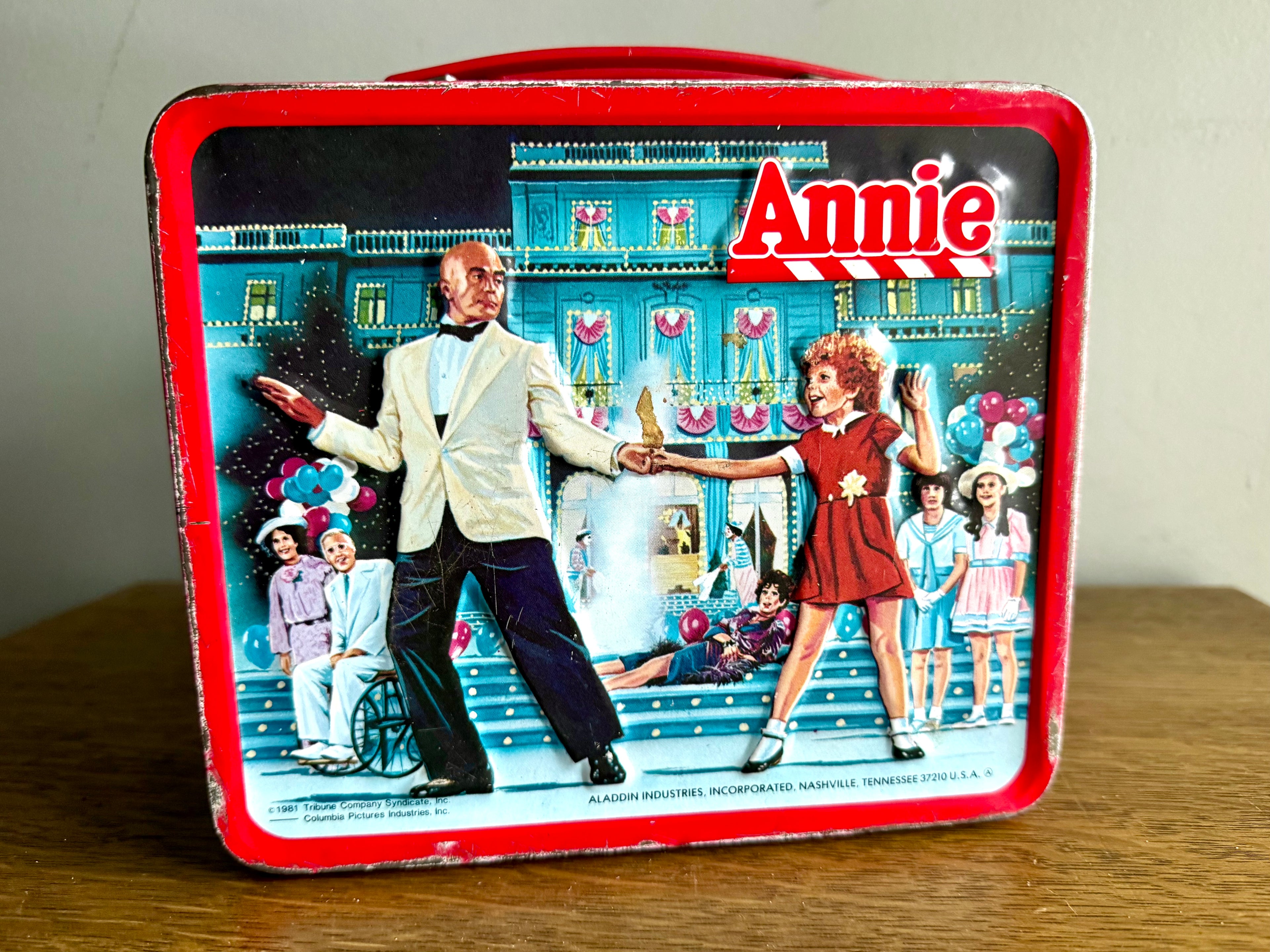 1981 Orphan Annie Lunch Box By Aladdin | Distressed Annie Lunch Pale