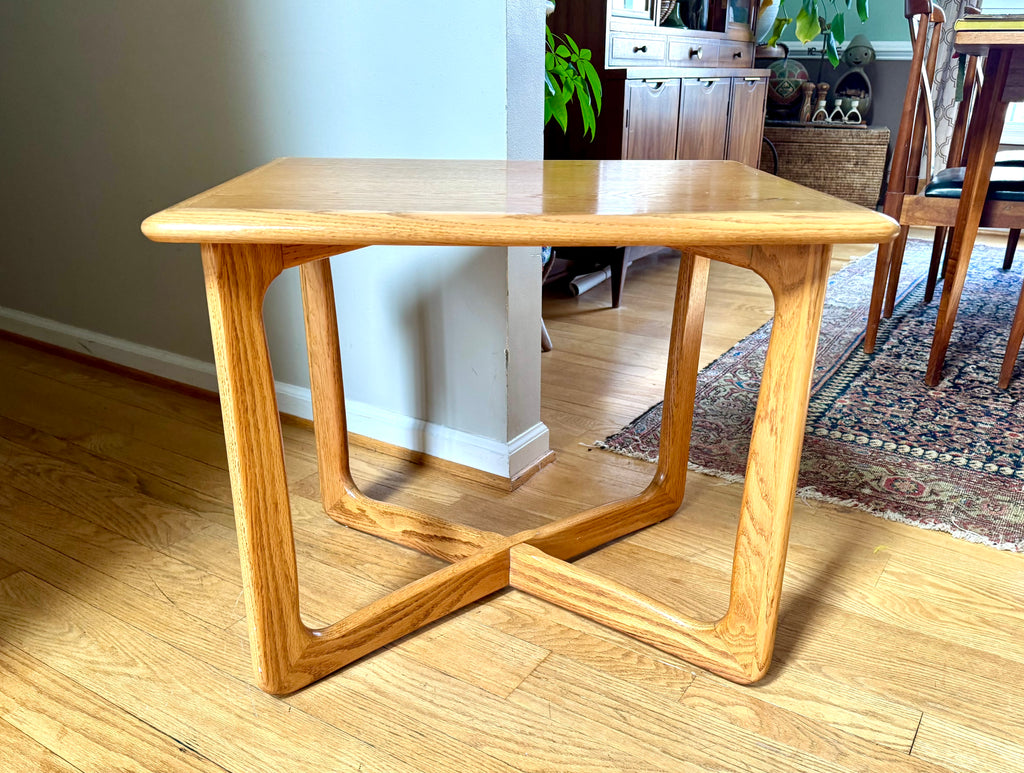 Vtg MCM LANE Altavista Walnut Finish Side End Table | Lane X Base End Table