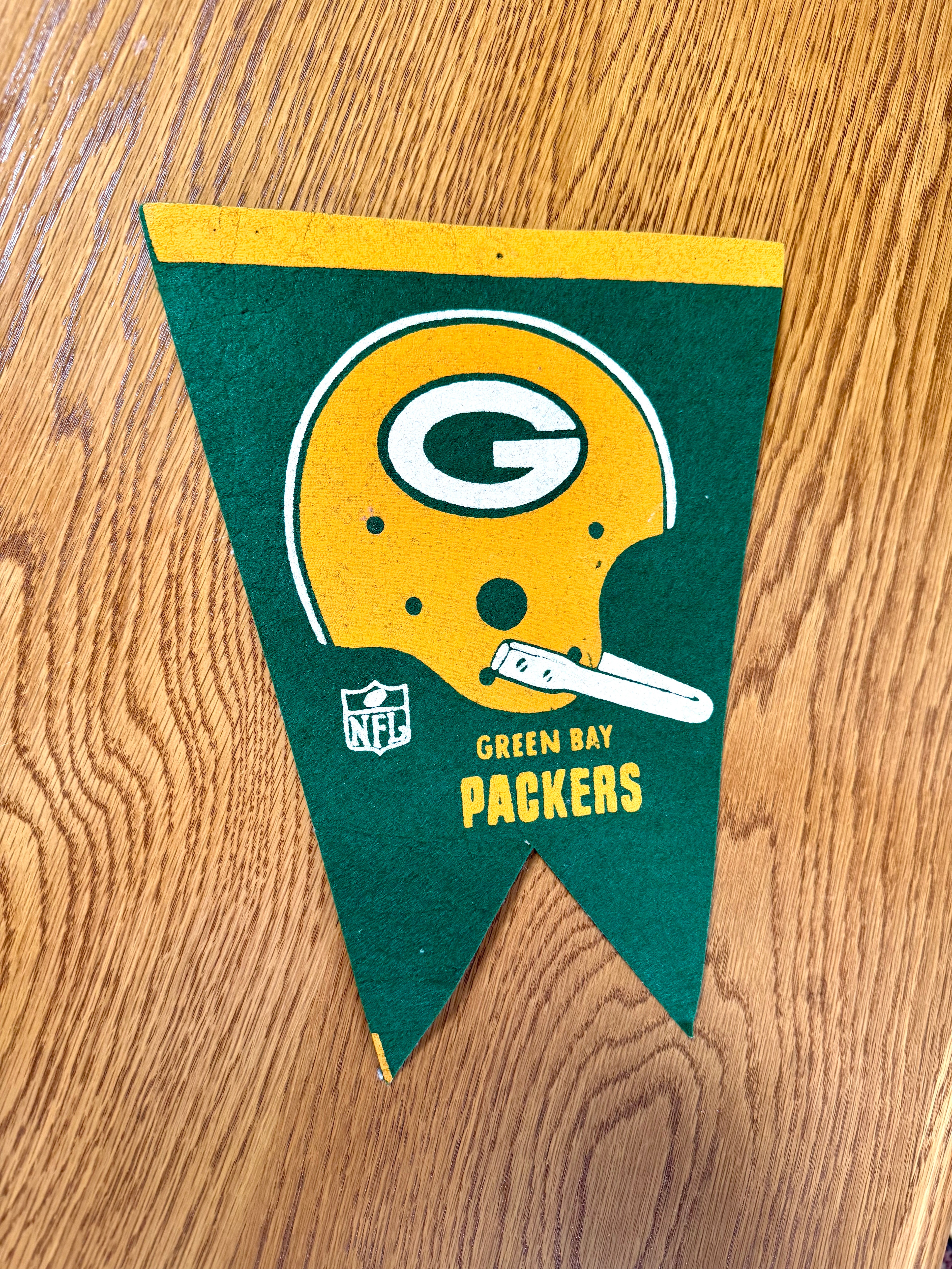 1960's Green Bay Packers 11" Flag Pennant | Packers NFL Helmet Pennant