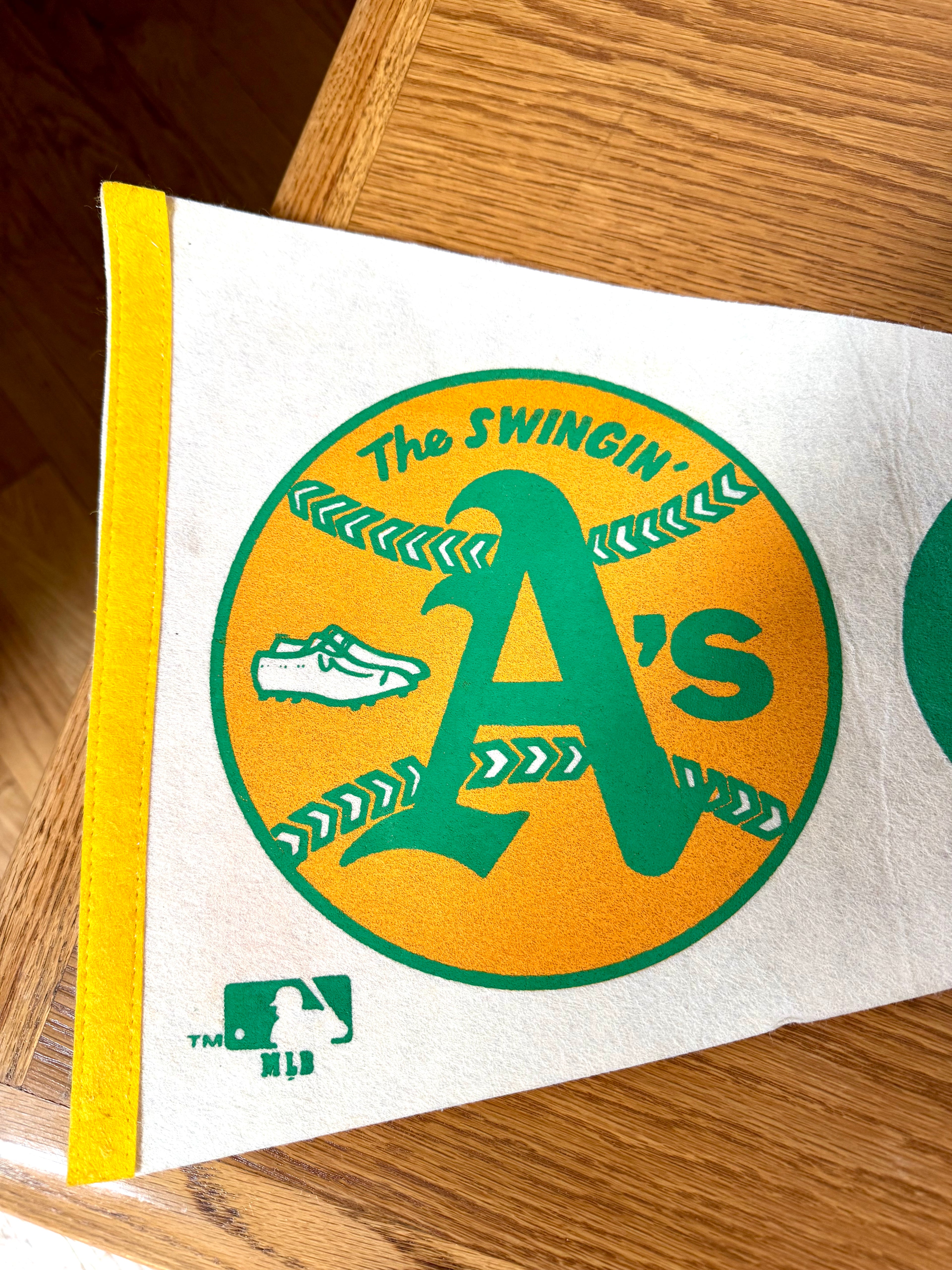 Vtg 1970s Oakland A's Athletics Baseball Wool Felt Pennant 30" Swingin A's