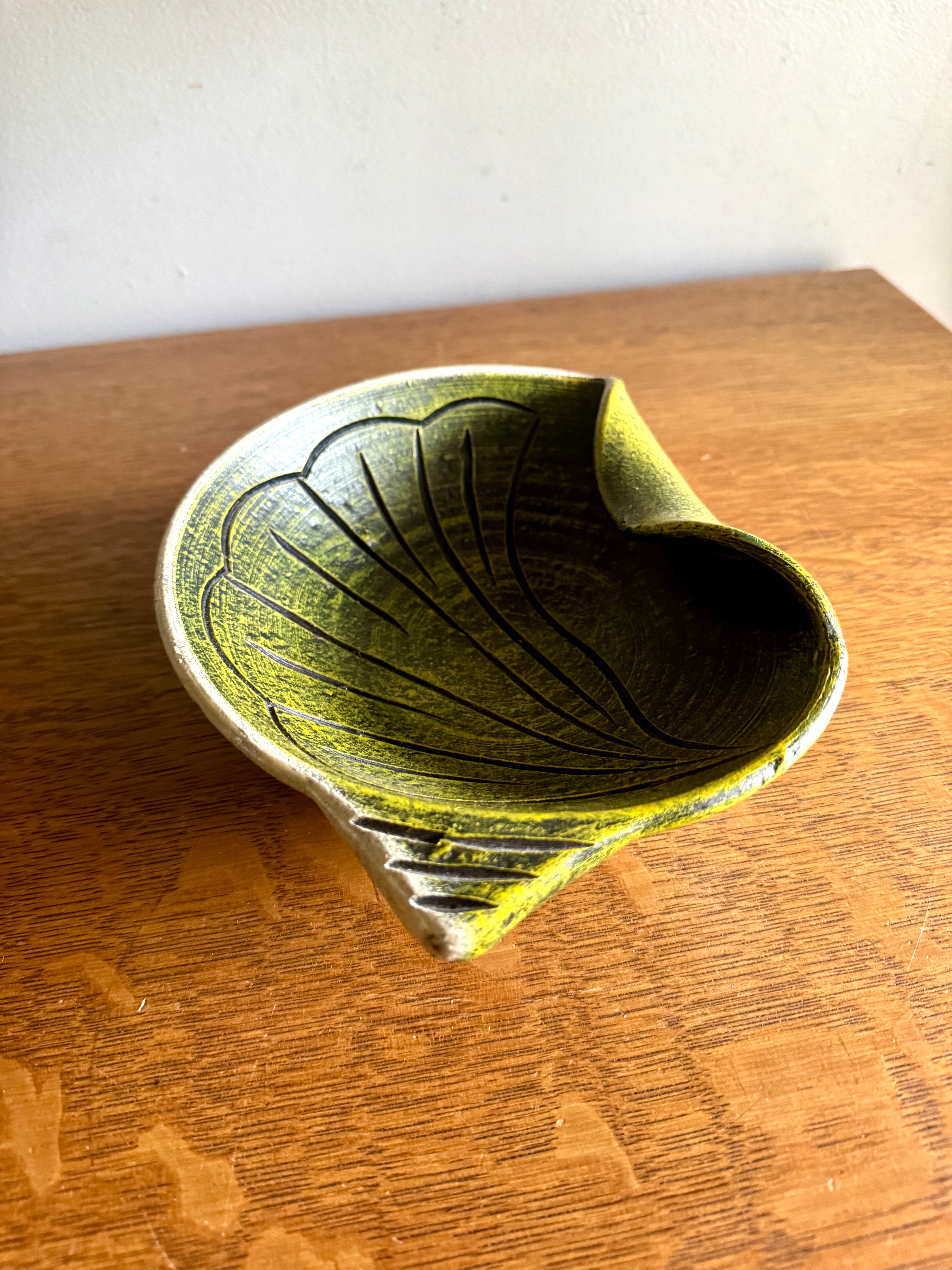 Vtg Green Ceramic Studio Pottery | MCM Unique Pottery Dish