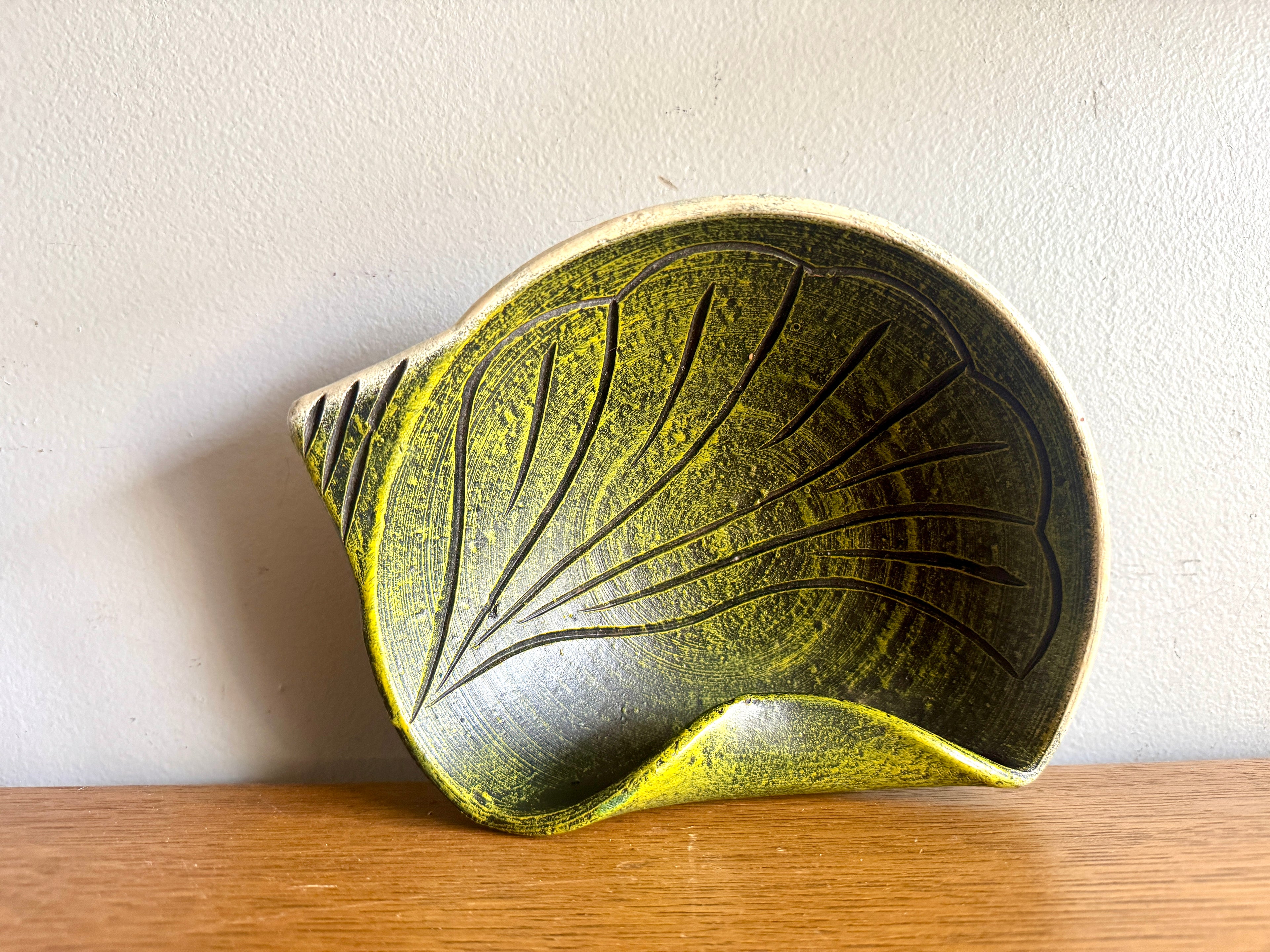Vtg Green Ceramic Studio Pottery | MCM Unique Pottery Dish