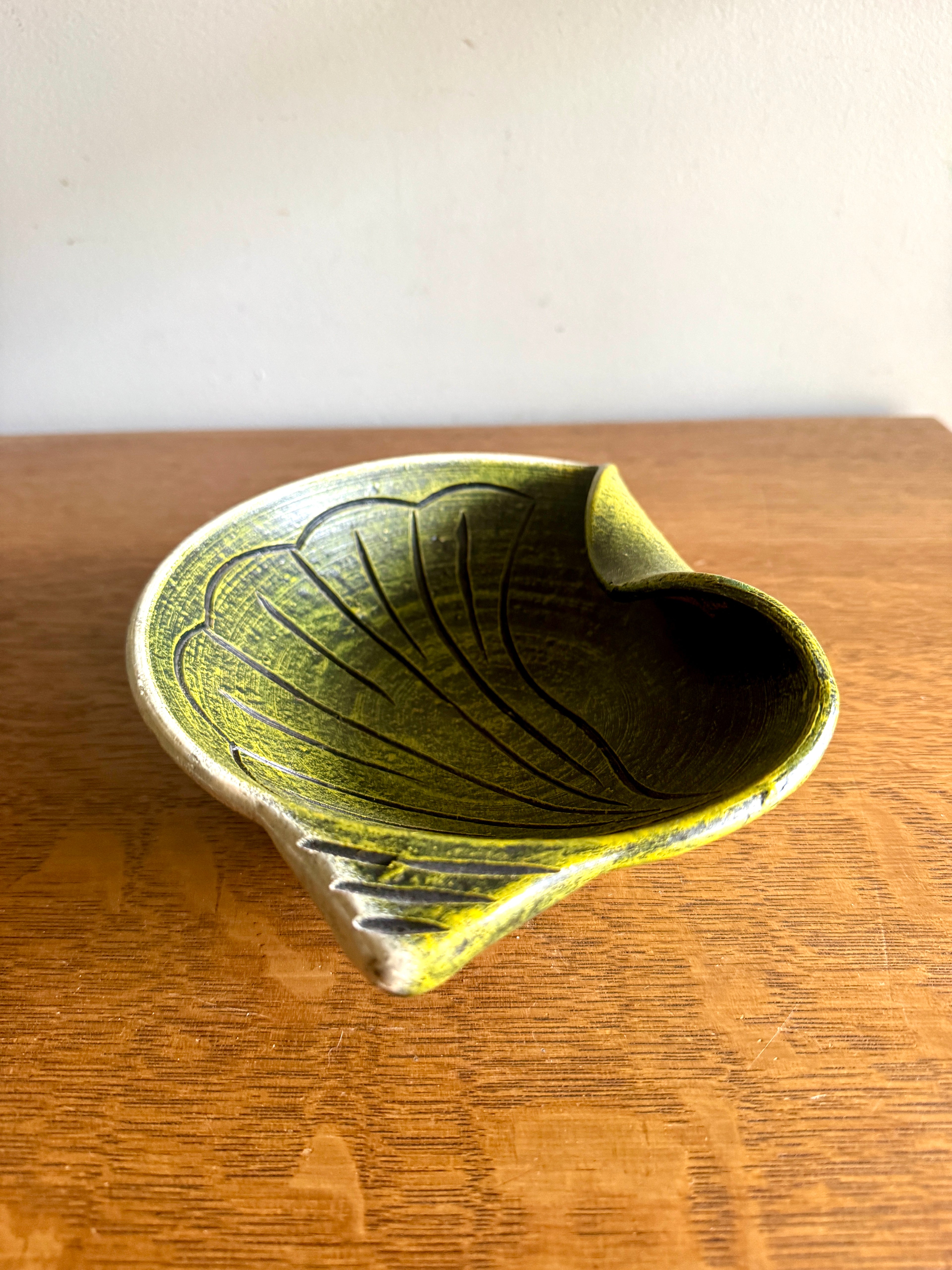 Vtg Green Ceramic Studio Pottery | MCM Unique Pottery Dish