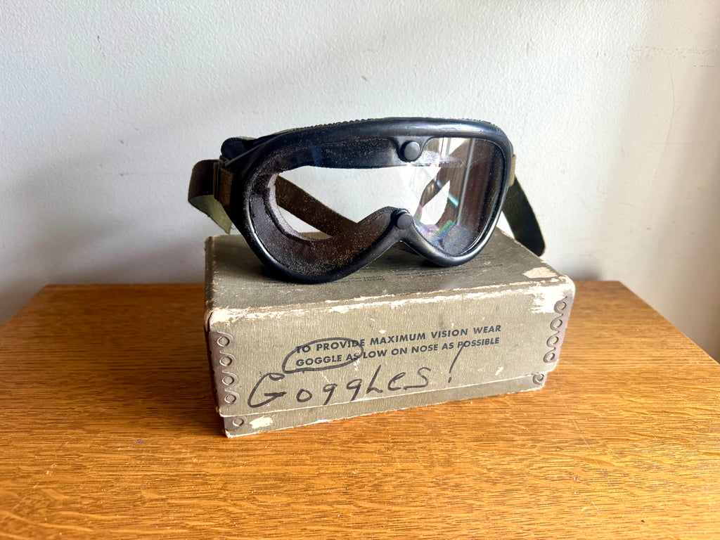 Vtg WW2 US Military Goggles M-1944 Stock No. 74-G-77 w/ Box ~ Sun,Wind & Dust Goggles