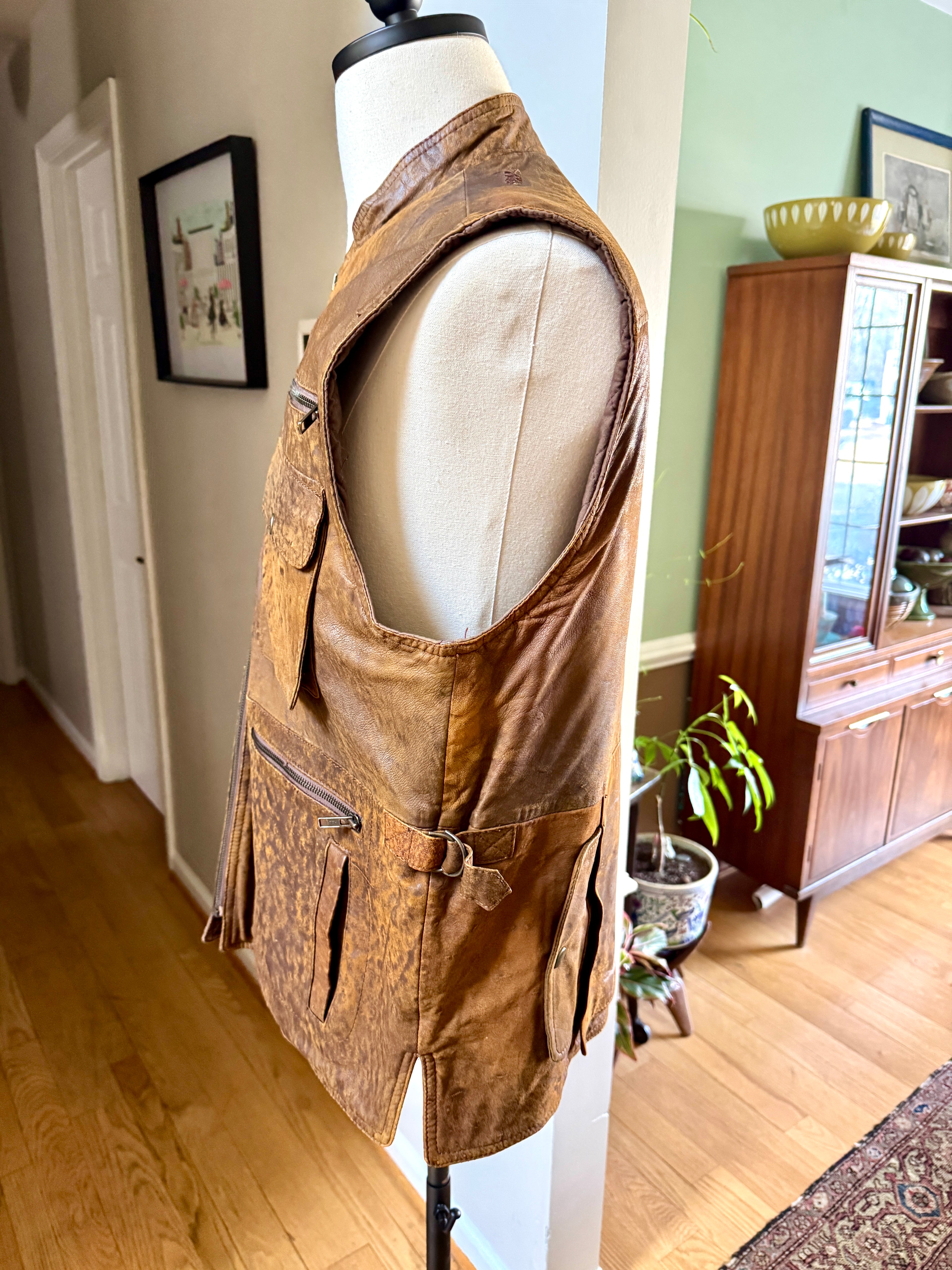 1980's Banana Republic Brown Worn Leather Safari Vest (L)