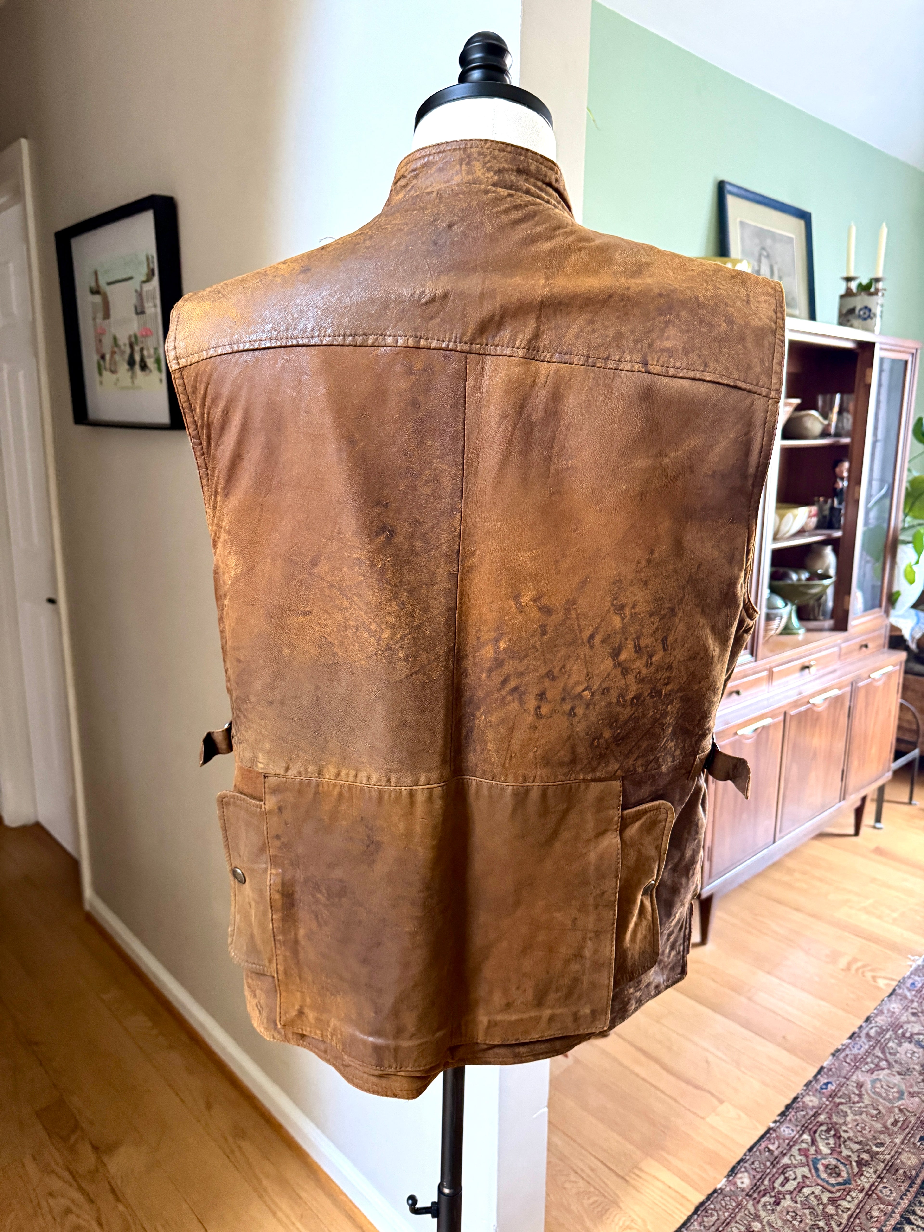 1980's Banana Republic Brown Worn Leather Safari Vest (L)