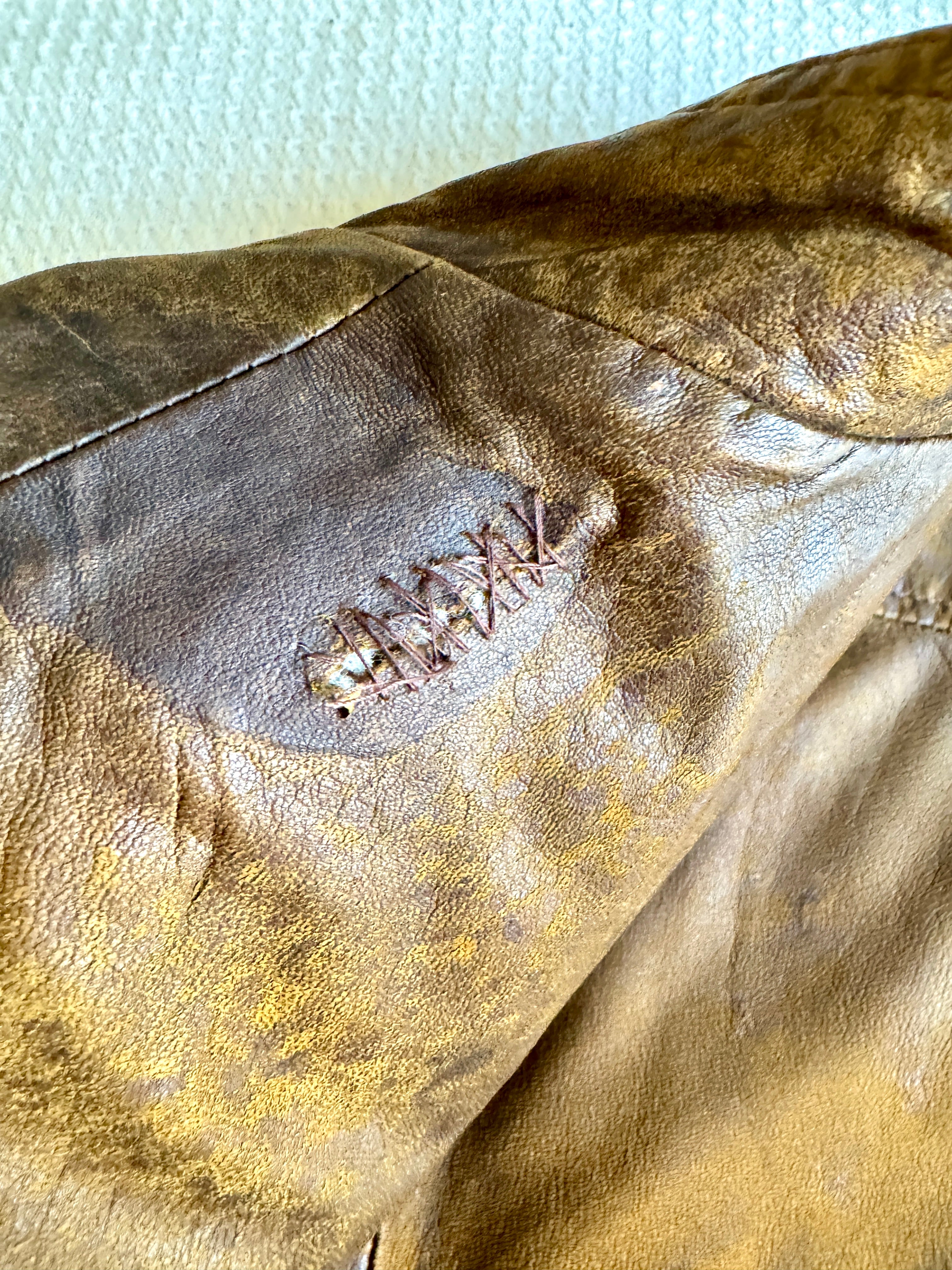 1980's Banana Republic Brown Worn Leather Safari Vest (L)