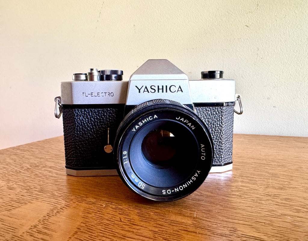 Vtg Yashica TL-Electro 35mm Film Camera (Untested)