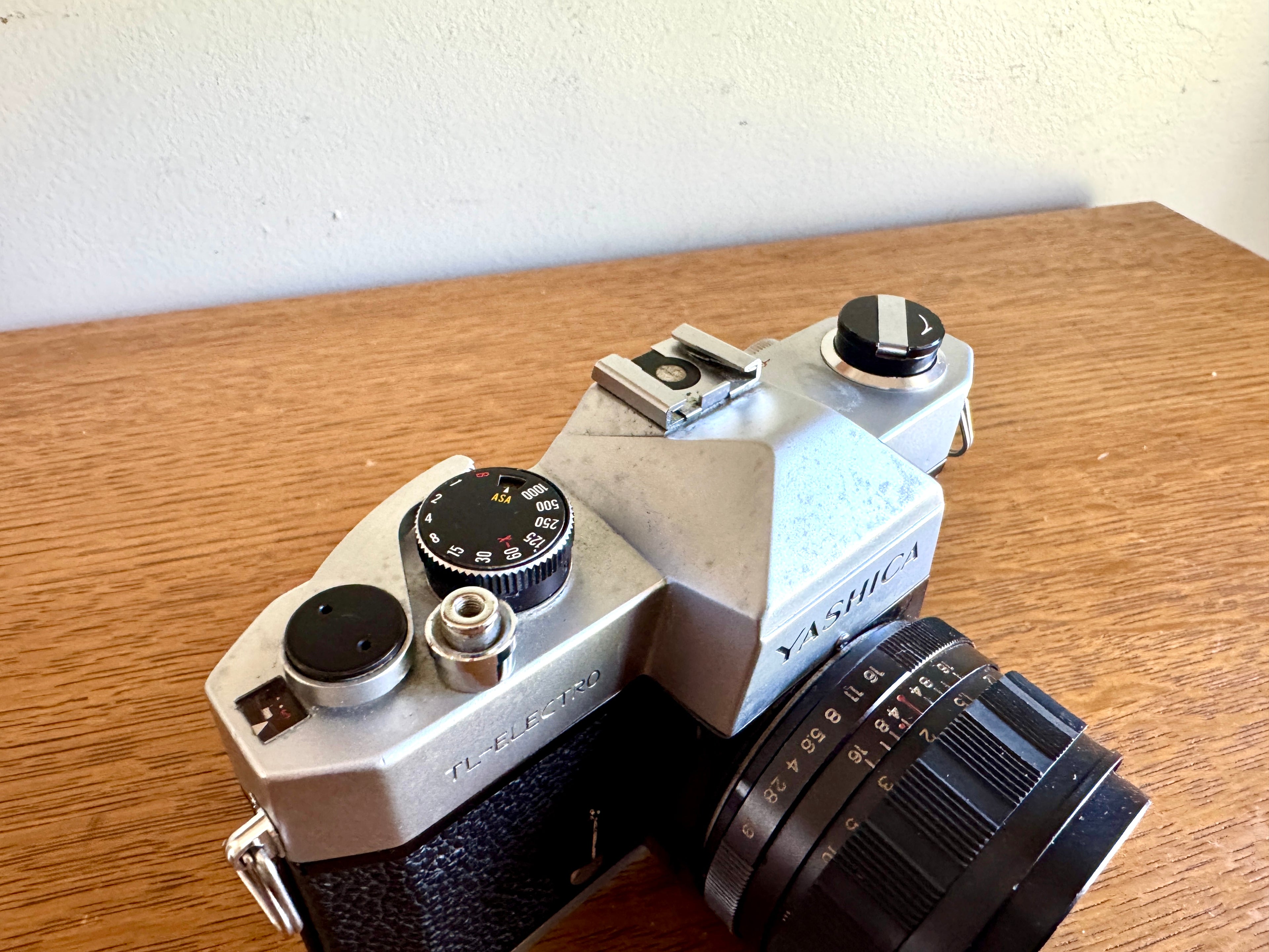 Vtg Yashica TL-Electro 35mm Film Camera (Untested)