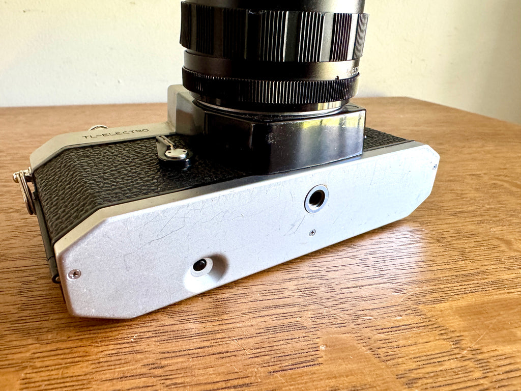 Vtg Yashica TL-Electro 35mm Film Camera (Untested)