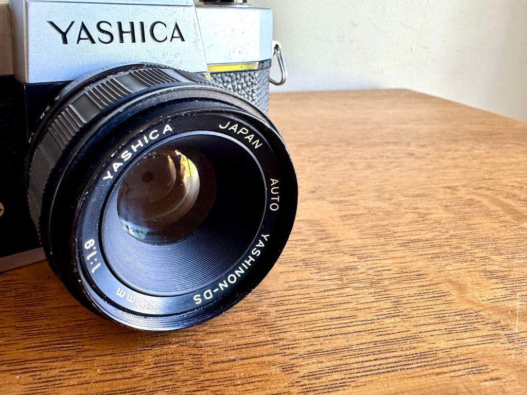 Vtg Yashica TL-Electro 35mm Film Camera (Untested)