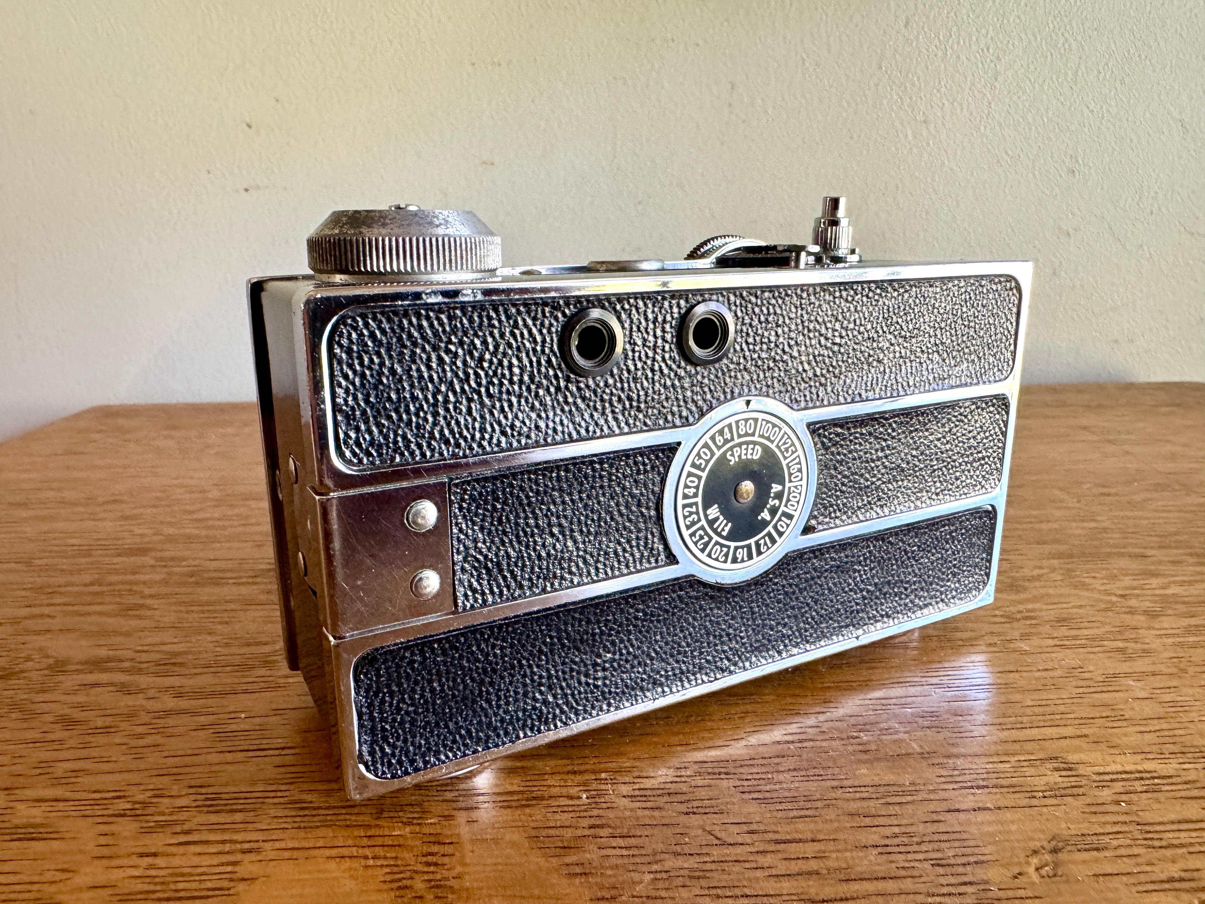 1930's Argus C3 Rangefinder 35MM Film Camera With Cintar F/3.5 Lens (Untested)