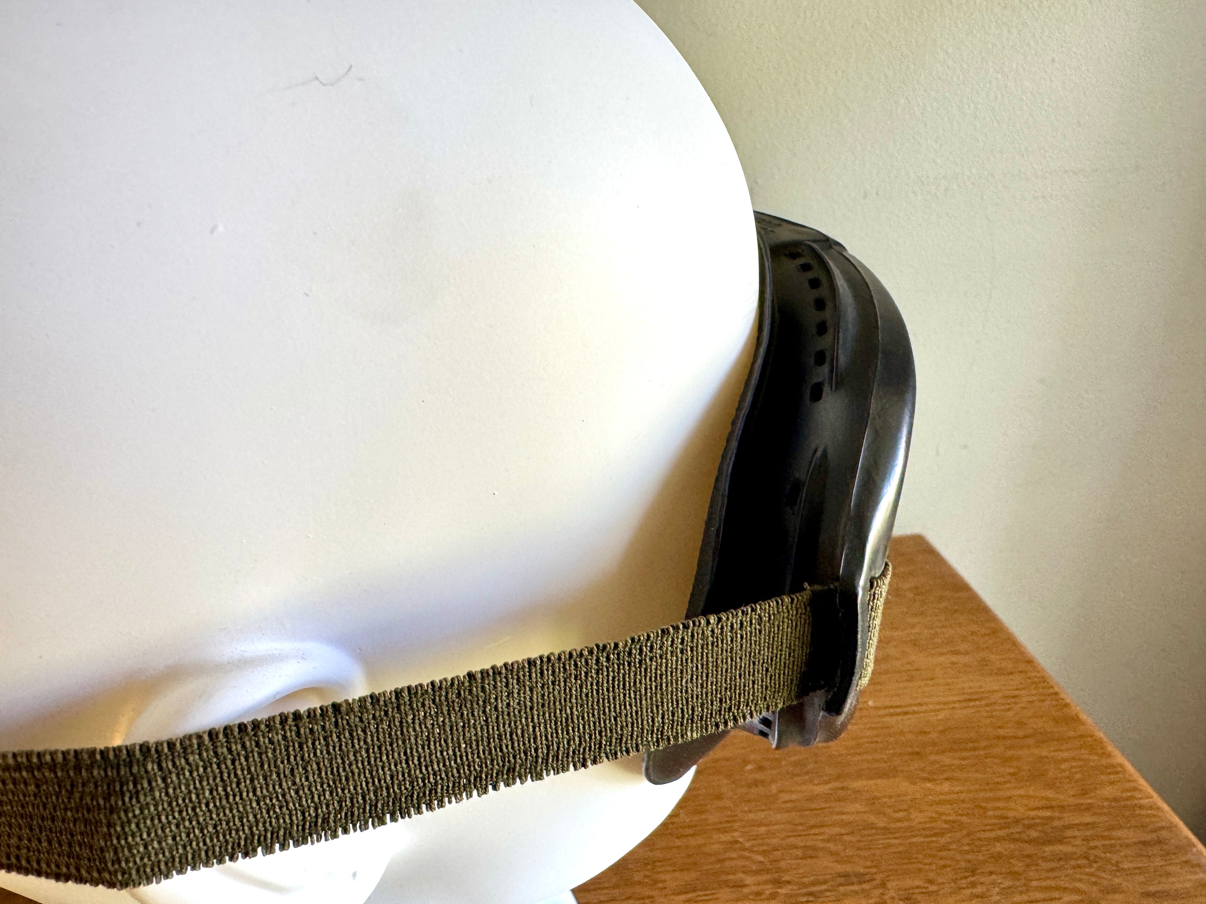 Vtg WW2 US Military Goggles M-1944 ~ Sun,Wind & Dust Aviation Goggles