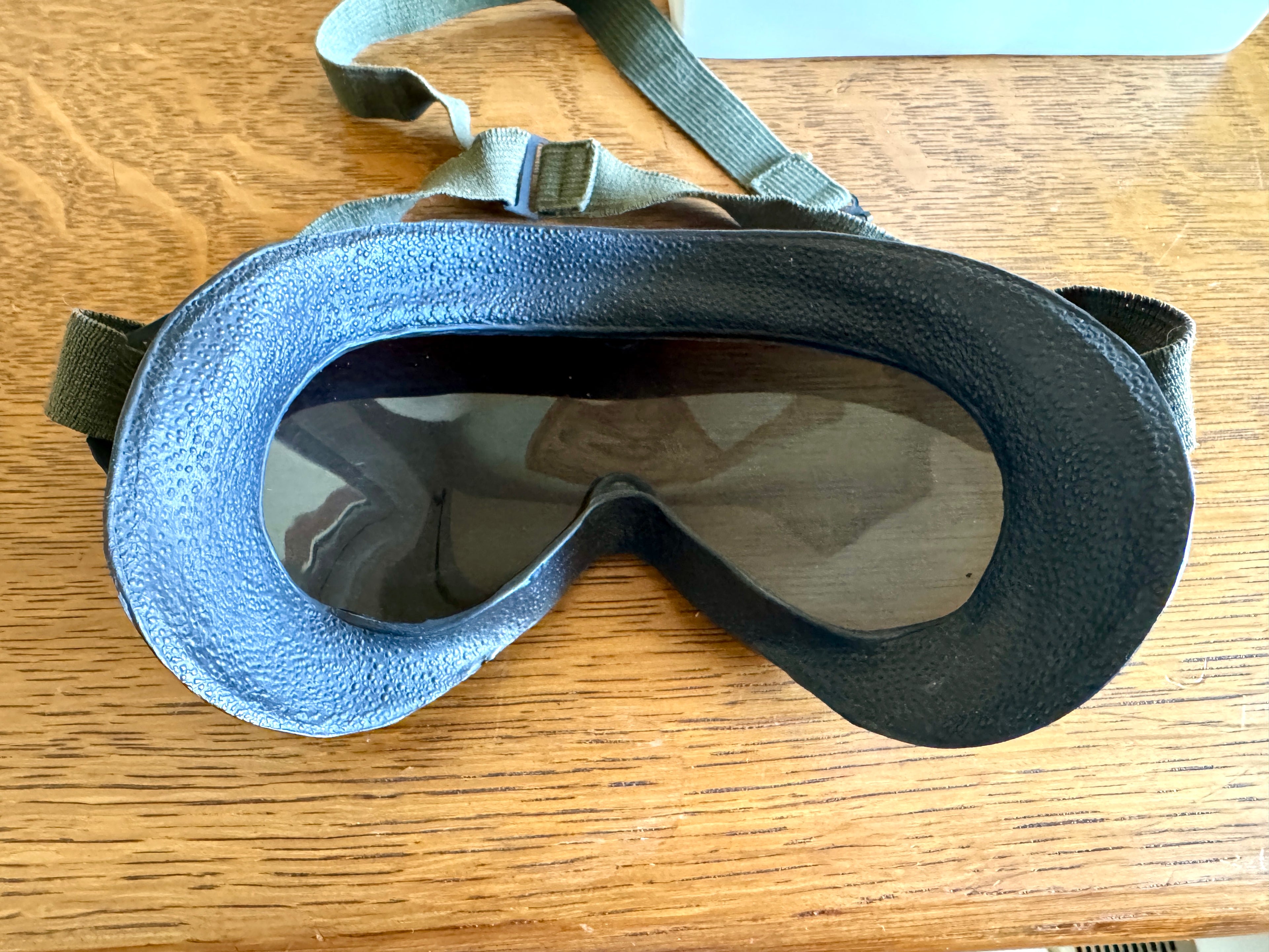 Vtg WW2 US Military Goggles M-1944 ~ Sun,Wind & Dust Aviation Goggles