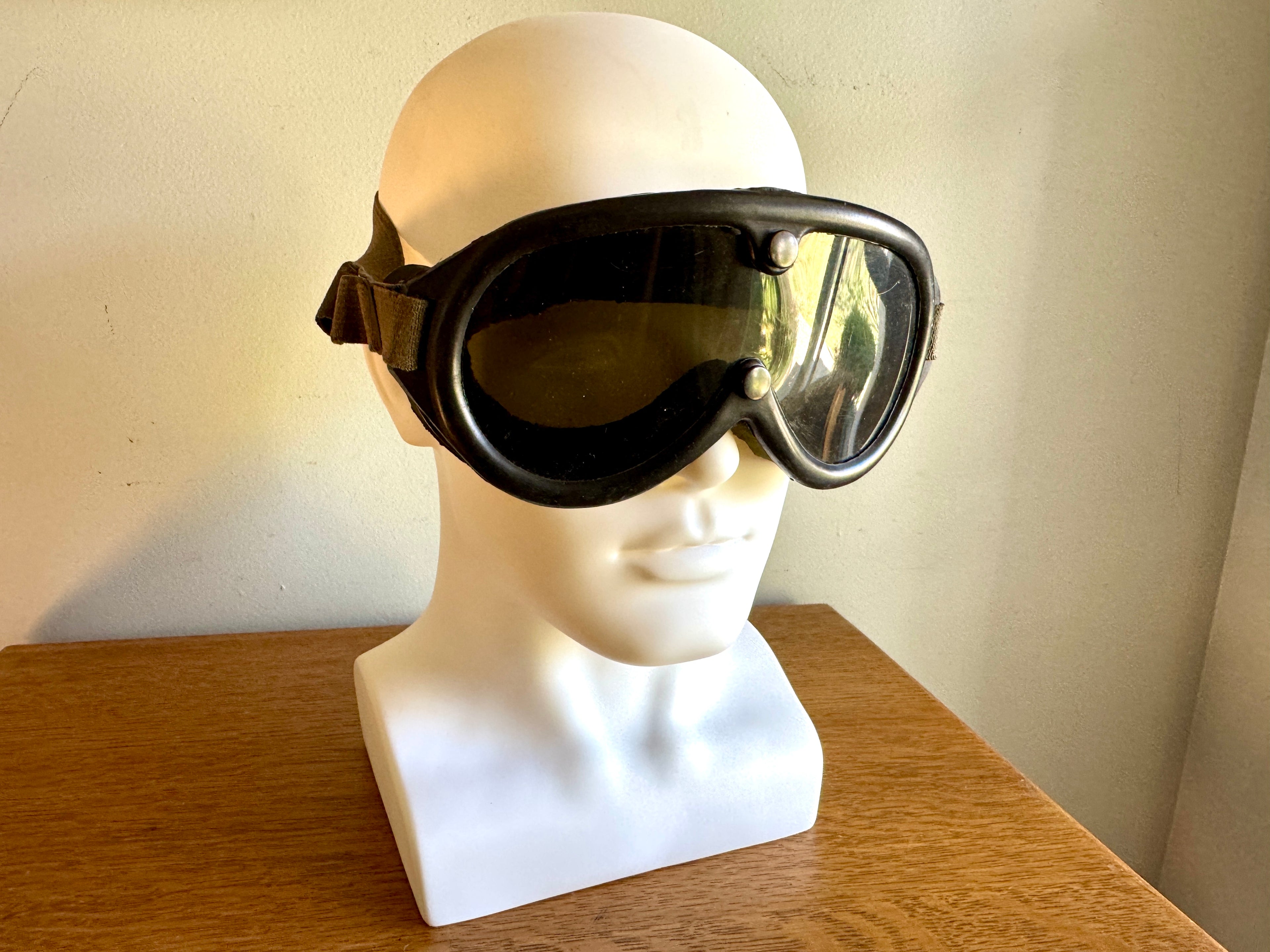 US Military Aviation Goggles ~ 1974 Sun, Wind & Dust Goggles ~ 1974 Military Goggles ~ Vietnam War Goggles