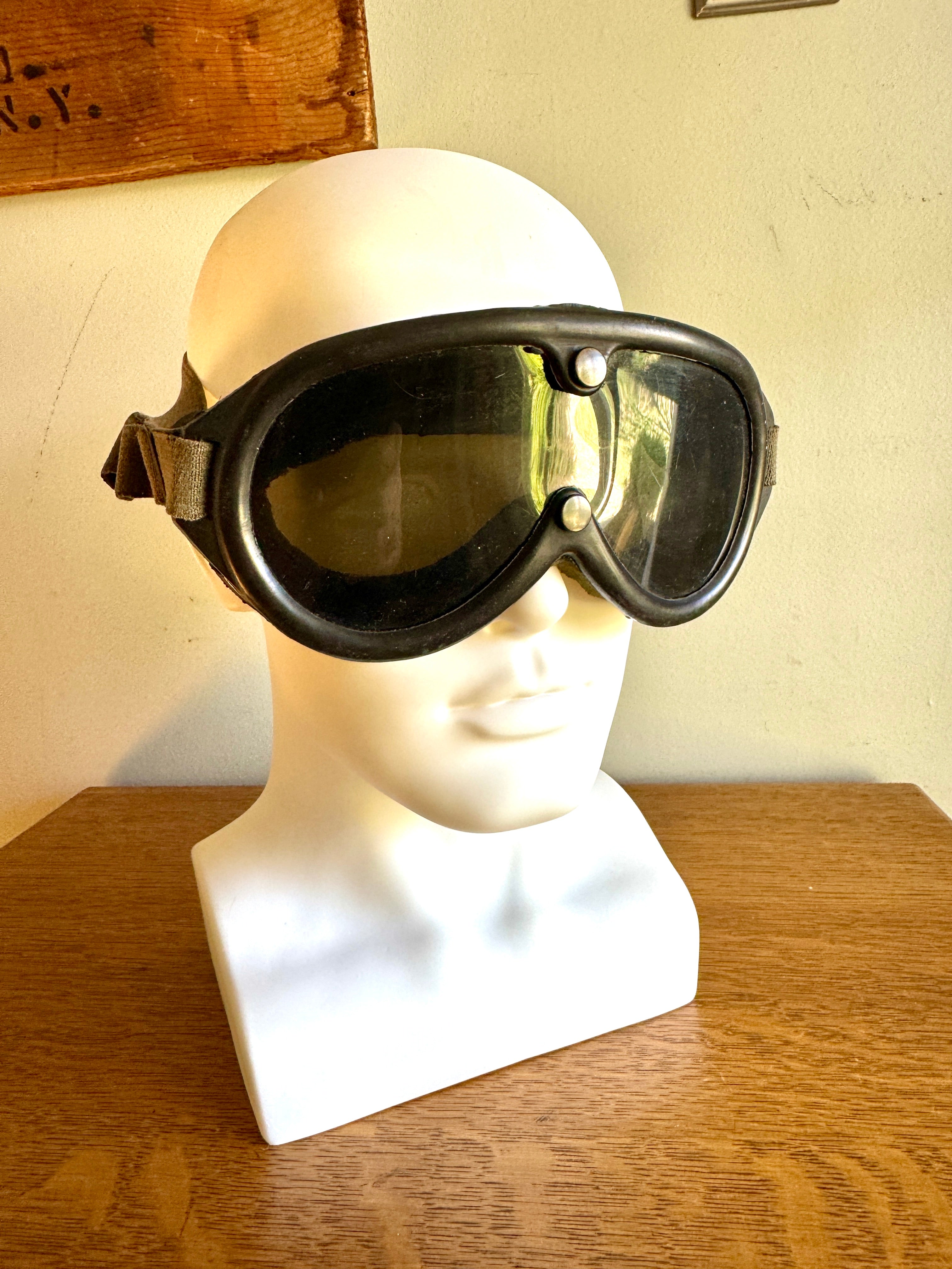 US Military Aviation Goggles ~ 1974 Sun, Wind & Dust Goggles ~ 1974 Military Goggles ~ Vietnam War Goggles