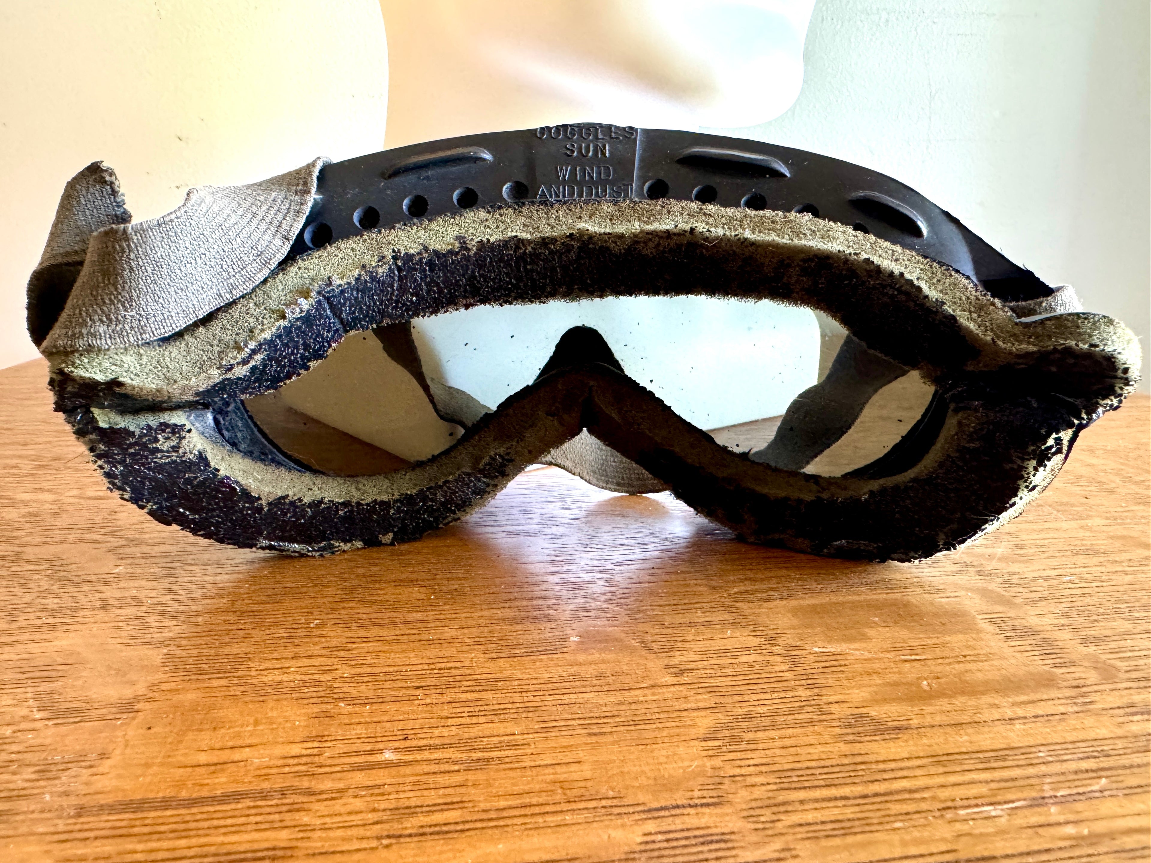 US Military Aviation Goggles ~ 1974 Sun, Wind & Dust Goggles ~ 1974 Military Goggles ~ Vietnam War Goggles