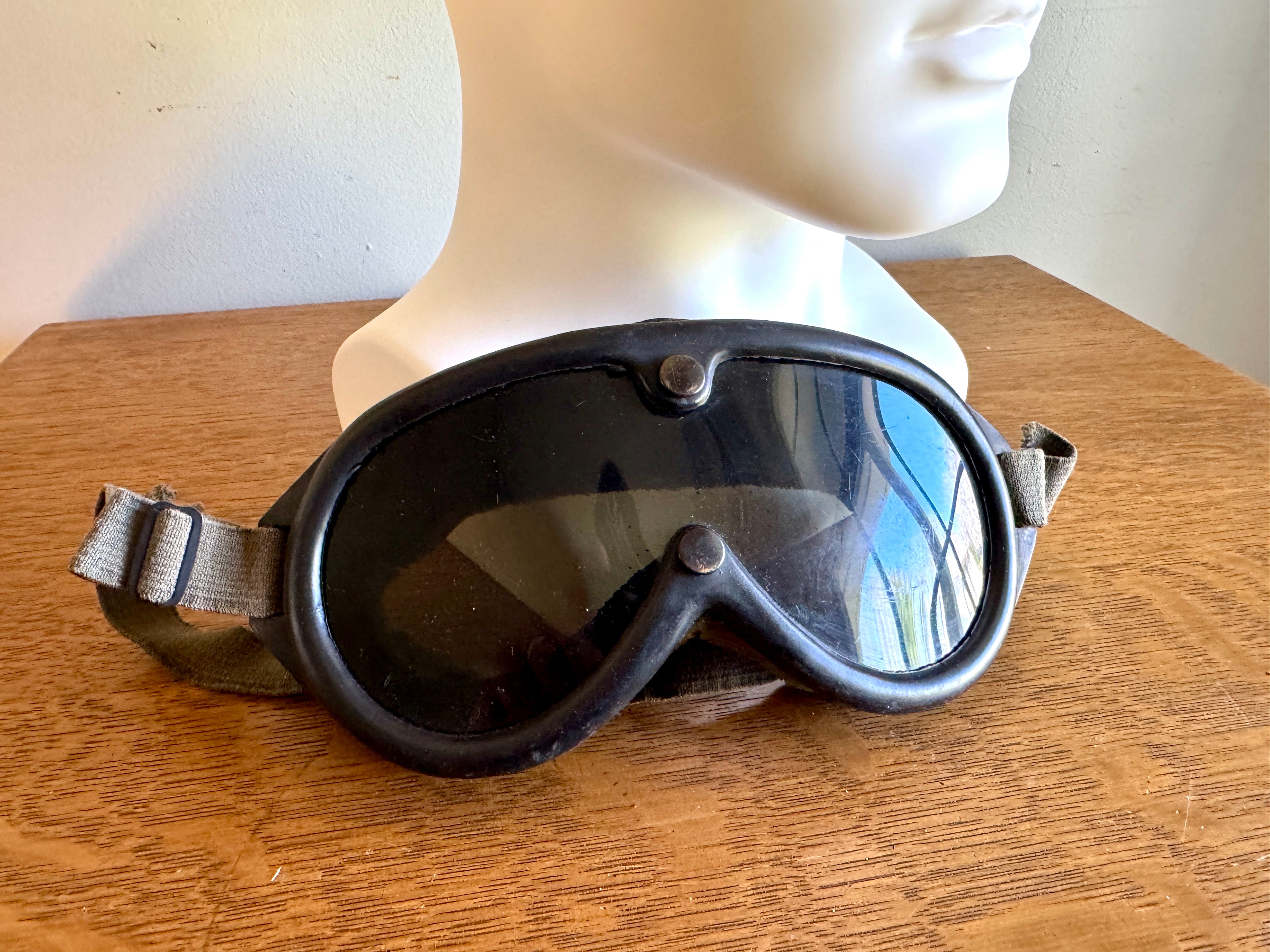 US Military Aviation Goggles ~ 1974 Sun, Wind & Dust Goggles ~ 1974 Military Goggles ~ Vietnam War Goggles