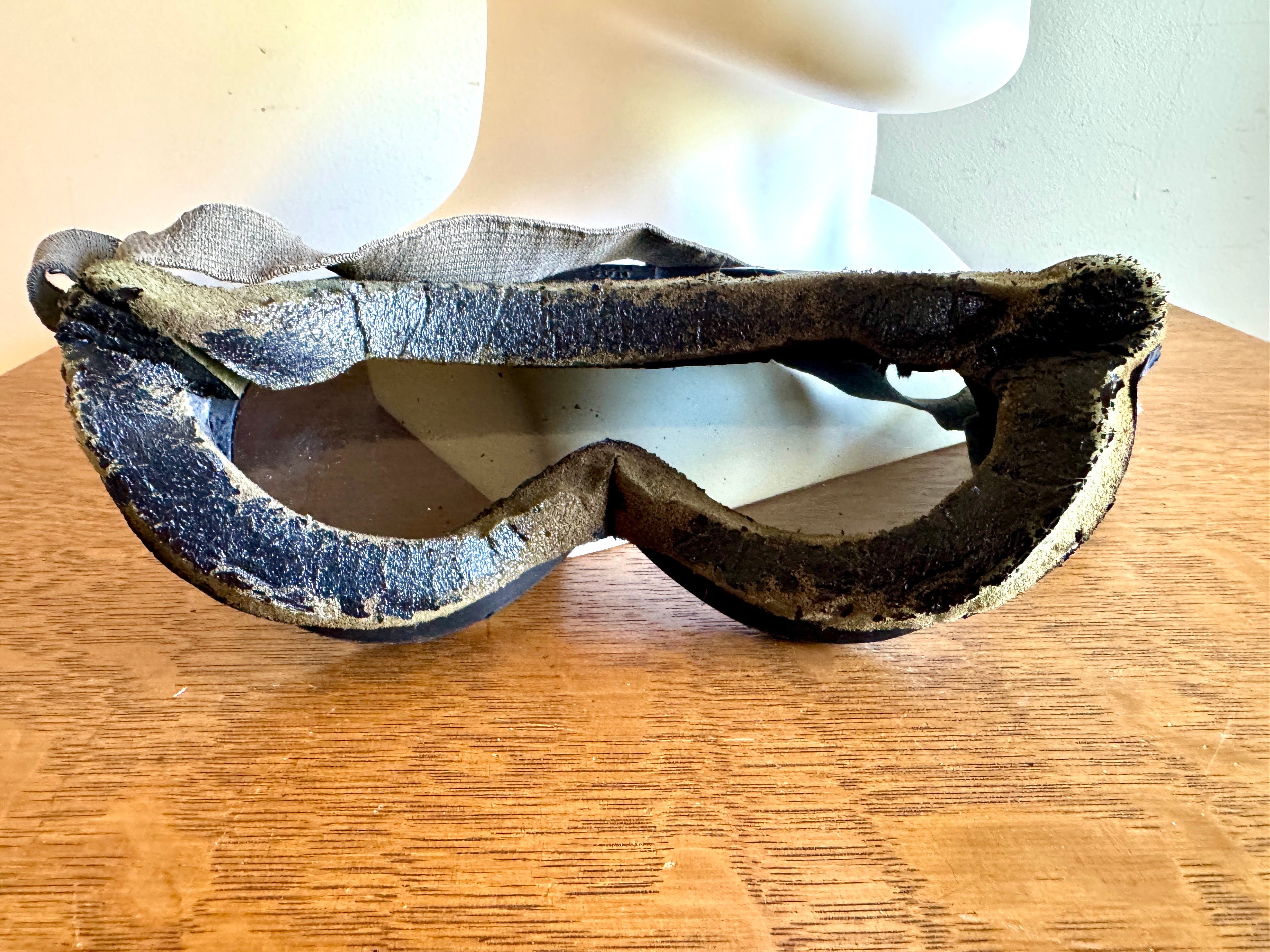 US Military Aviation Goggles ~ 1974 Sun, Wind & Dust Goggles ~ 1974 Military Goggles ~ Vietnam War Goggles