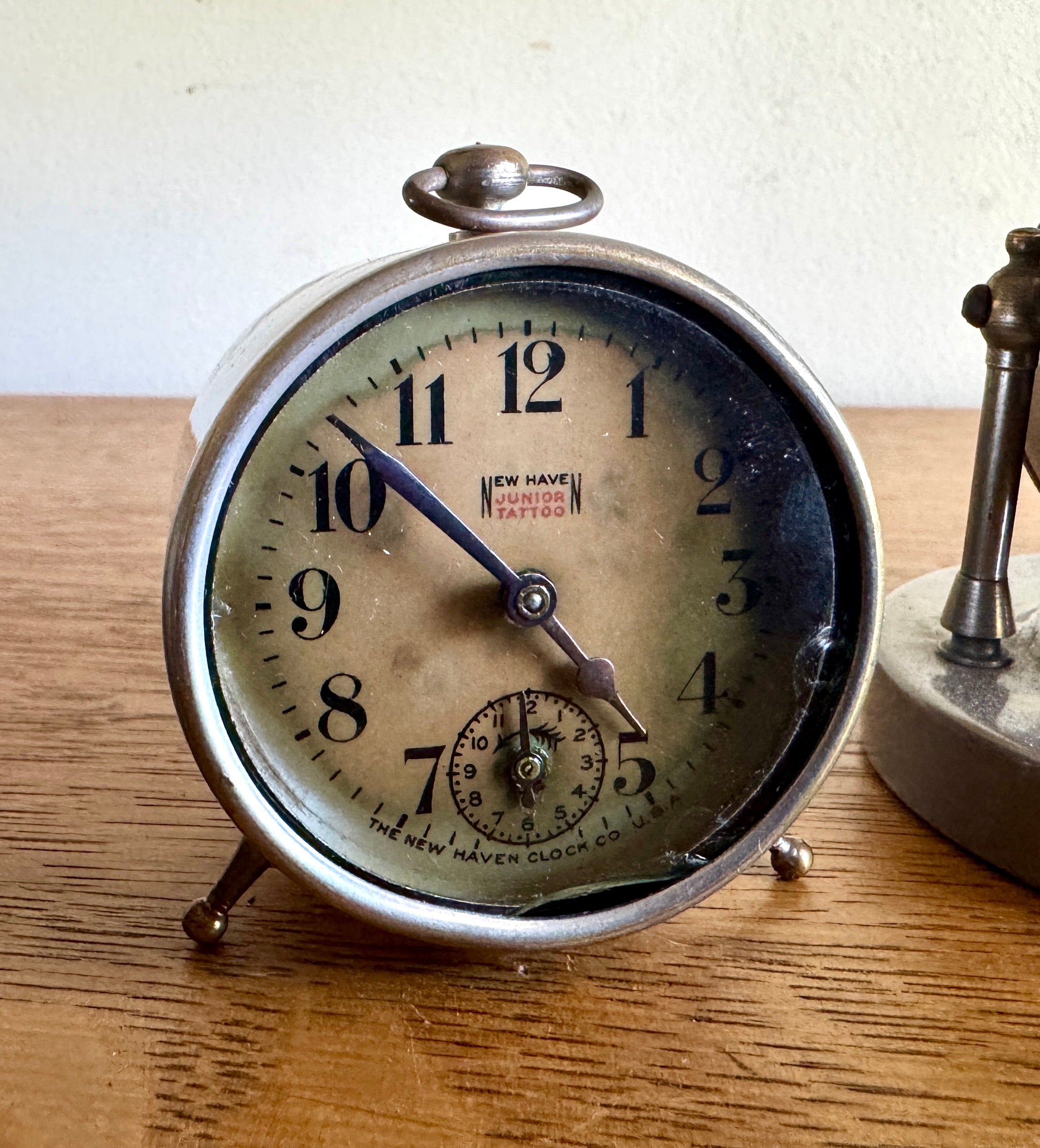 A Mixed Lot of 5 Small Traveling Alarm Clocks ~ New Haven ~ K.C. Co. ~ Howard Thermostat Co. (Parts)