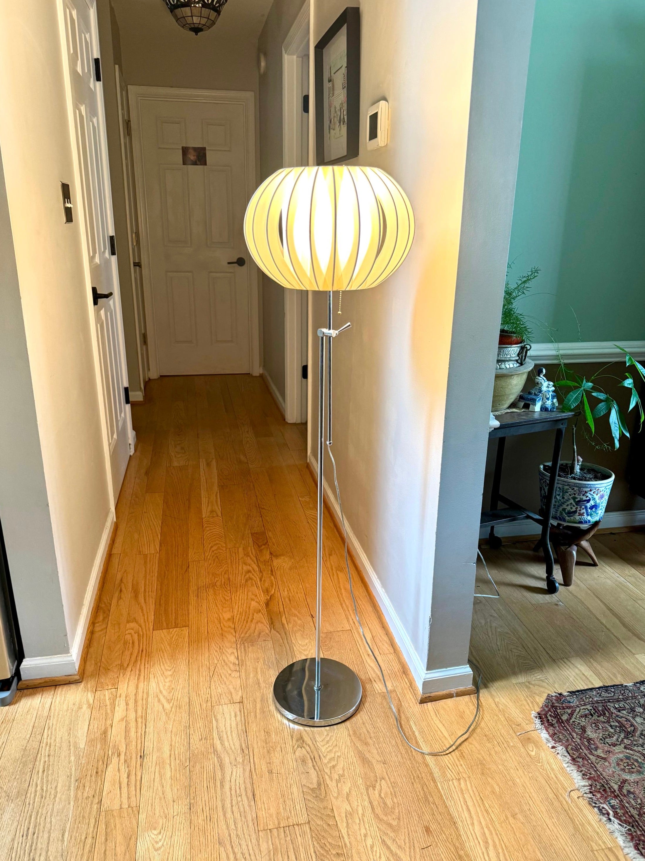 Vintage Mid Century Modern Adjustable Pleated Ribbon Shade Lamp | Pleated Drum Shade Adjustable Floor Lamp | Cloth Shade MCM Floor Lamp