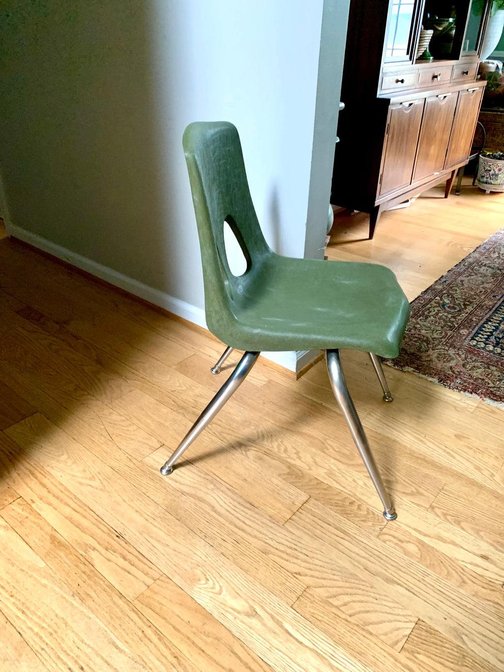 Vintage MCM Carter Craft Profile Chair | Plastic MCM Stackable Chair | Molded Green Child's Chair | Plastic School Chair (Copy)