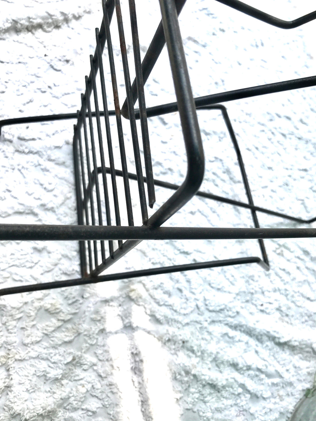 Vtg Magazine Rack | Mid Century Atomic Wire Magazine Rack | Black Metal Album Rack | Retro Magazine Book Album Stand | Rustic Wire Stand