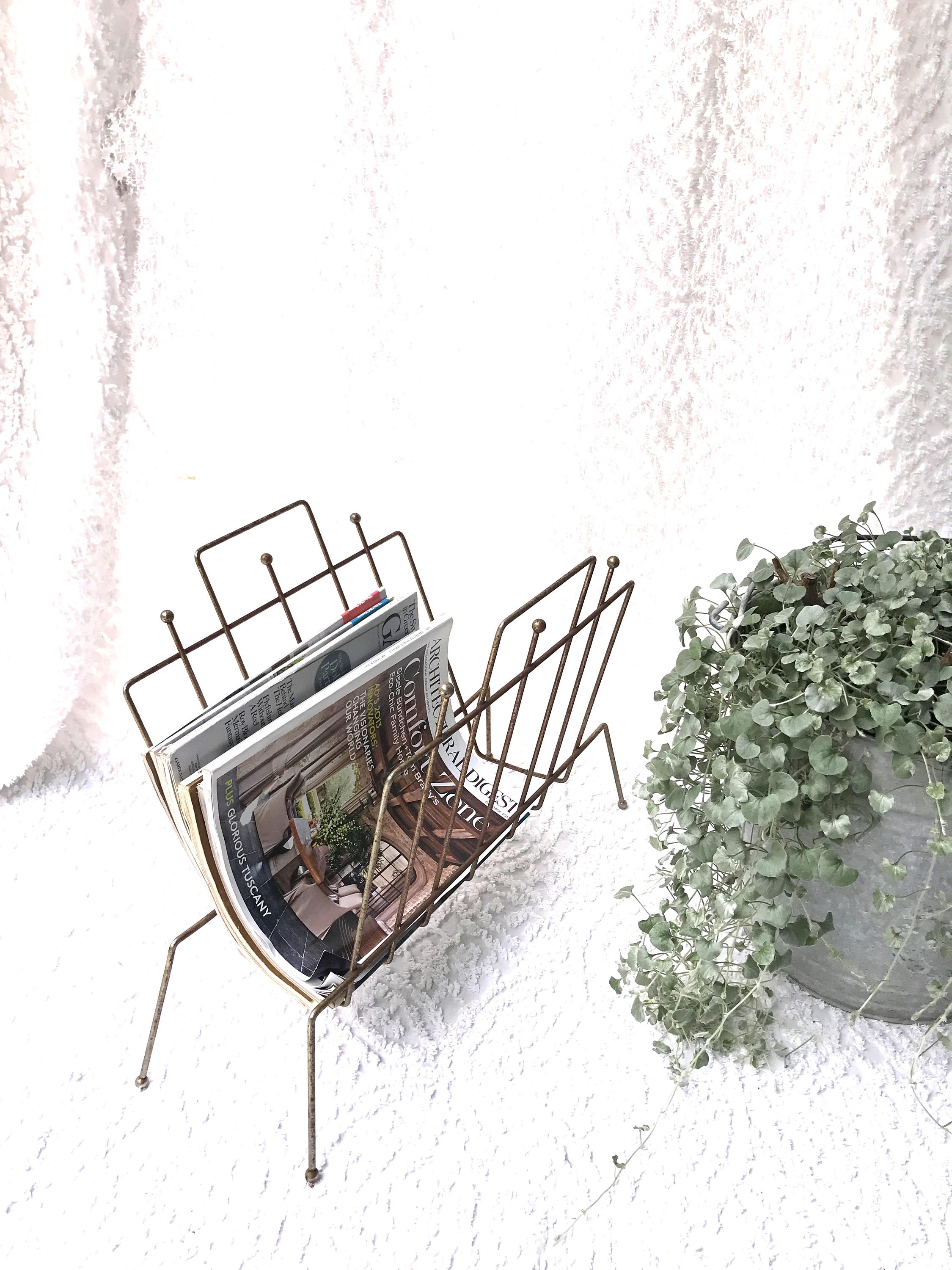 Vtg Magazine Rack| Mid Century Atomic Wire Magazine Rack | Rustic Gold Metal Album Rack | Retro Magazine Album Stand | Rustic Wire Stand