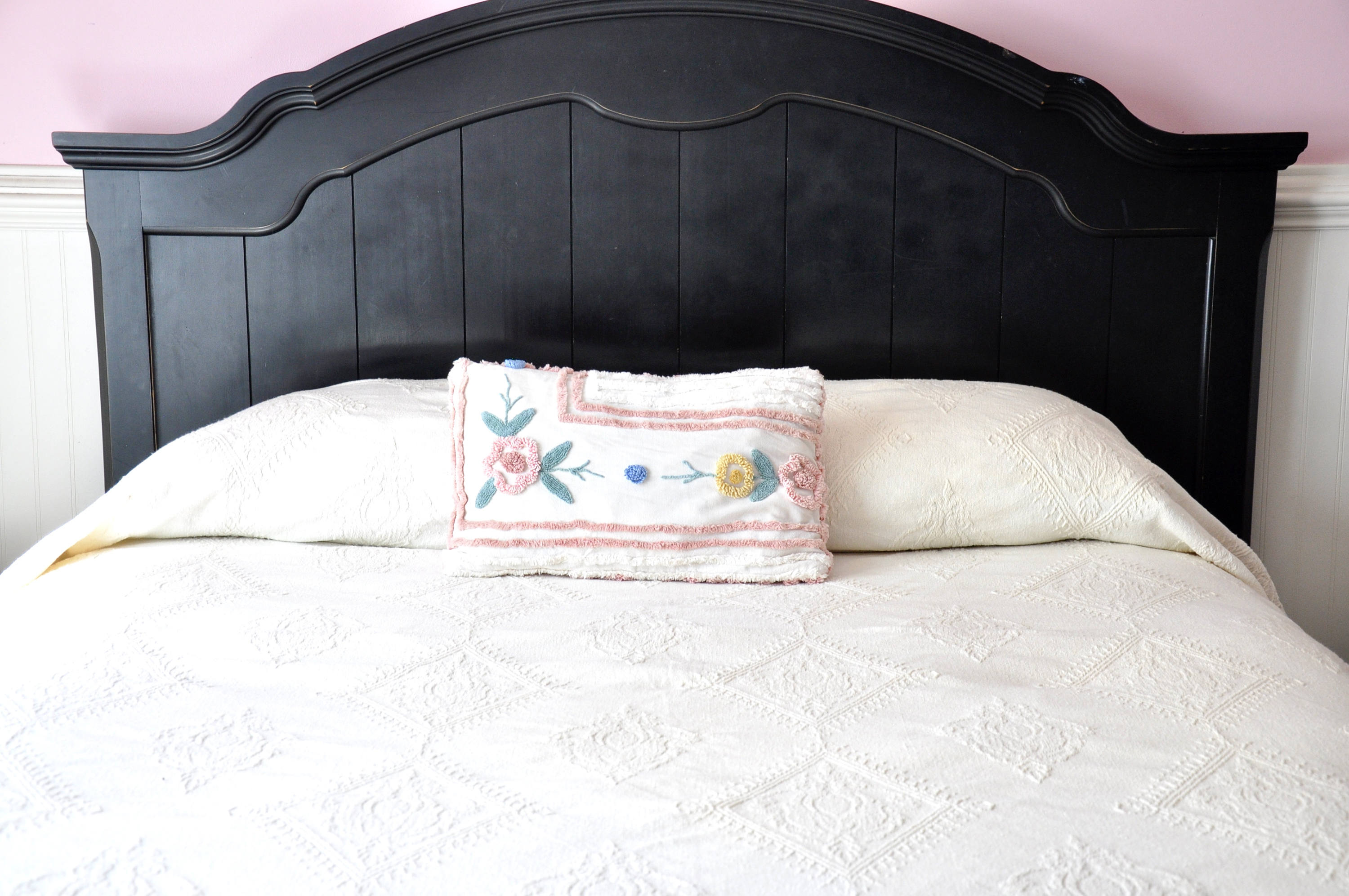 Embroidered Accent Pillow | Retro Throw Pillow | Vintage Floral Designed Embroidered Pillow | Decorative Pillow | Crewel Work Floral Pillow