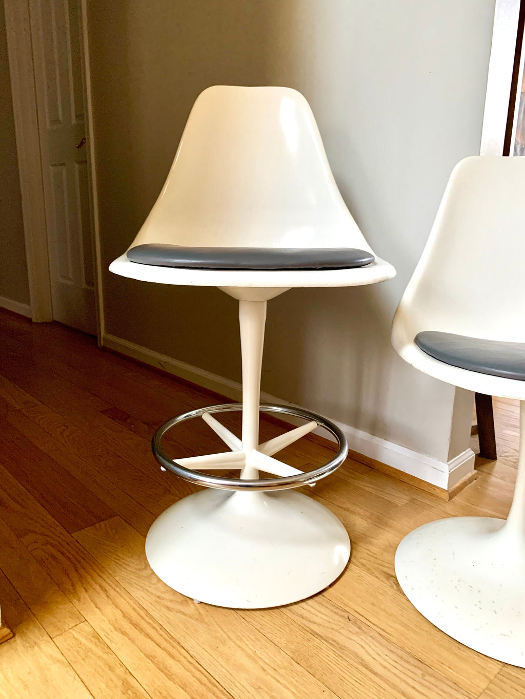 Vtg White Tulip Chair and Stool | MCM White Tulip Chair and Stool with Grey Cushions| Mid Century Modern Swivel Chairs