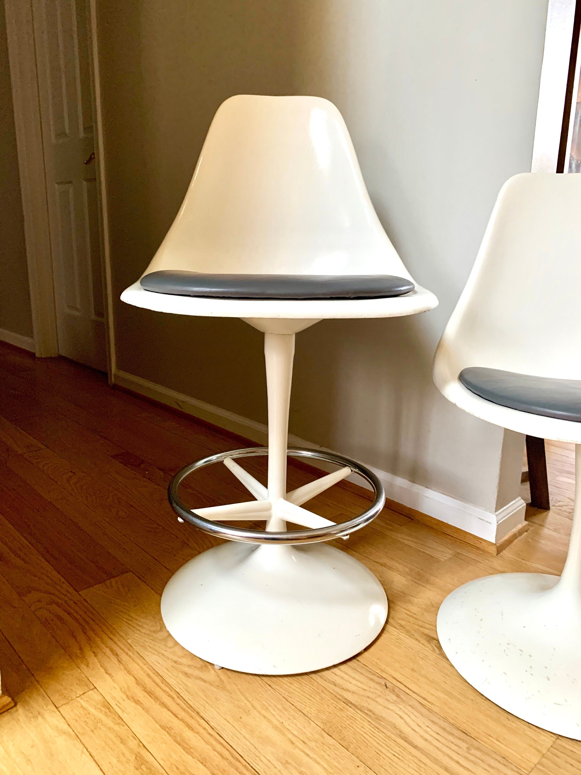 Vtg White Tulip Chair and Stool | MCM White Tulip Chair and Stool with Grey Cushions| Mid Century Modern Swivel Chairs