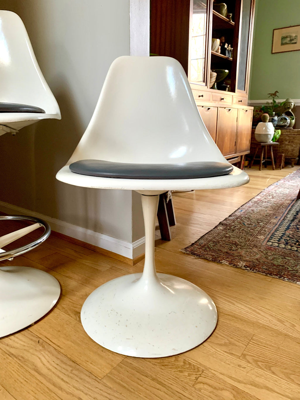 Vtg White Tulip Chair and Stool | MCM White Tulip Chair and Stool with Grey Cushions| Mid Century Modern Swivel Chairs