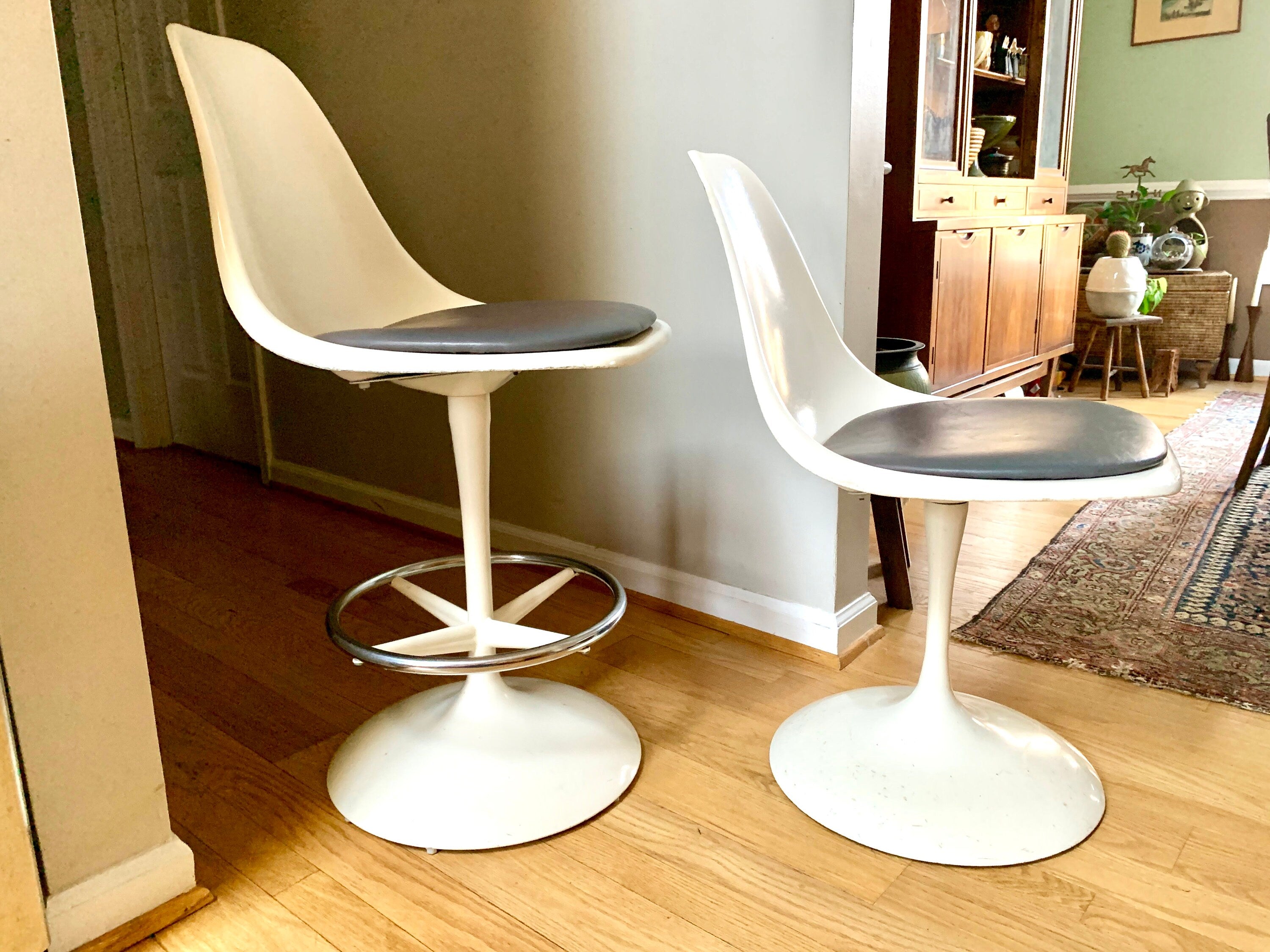 Vtg White Tulip Chair and Stool | MCM White Tulip Chair and Stool with Grey Cushions| Mid Century Modern Swivel Chairs
