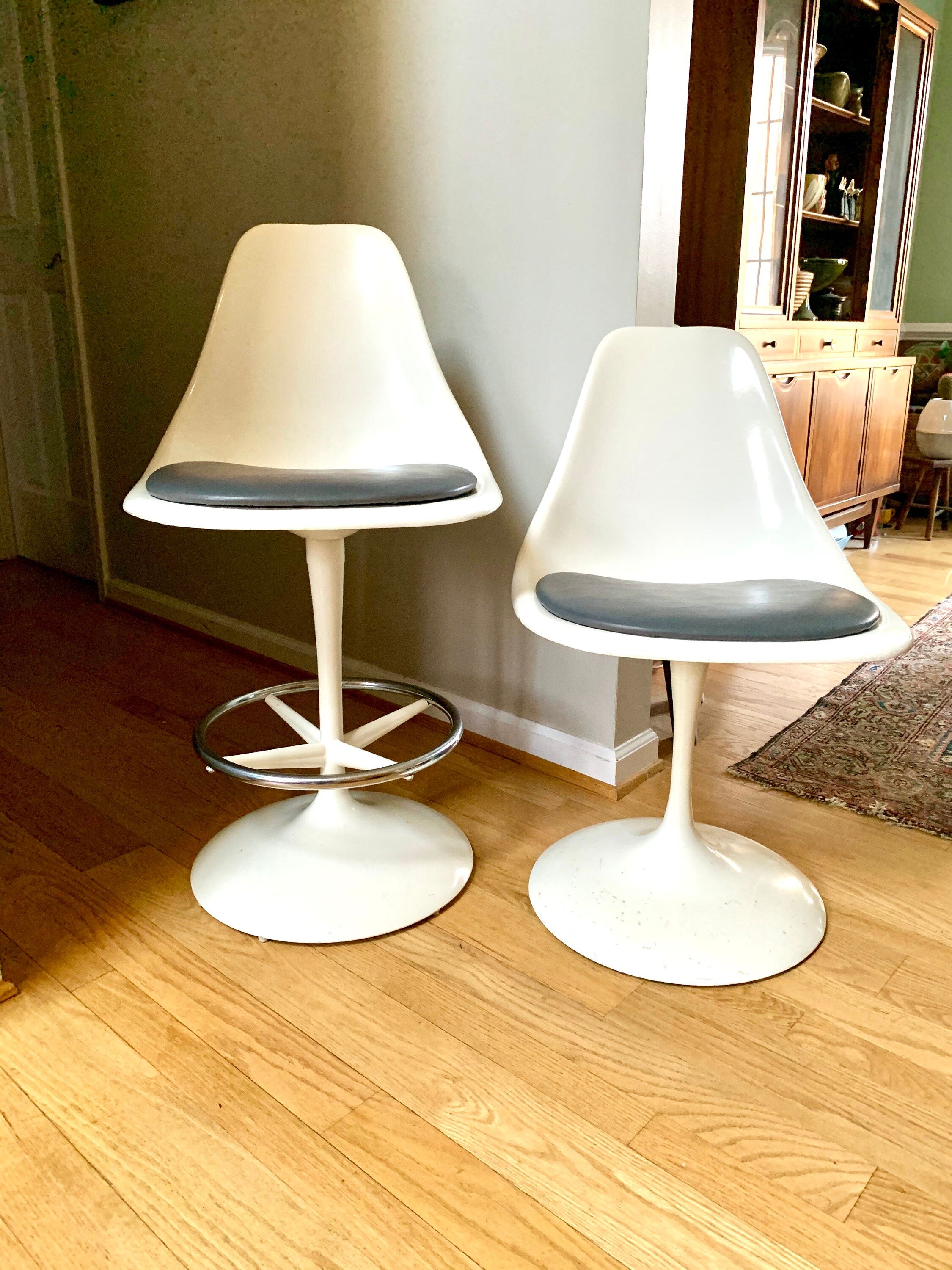 Vtg White Tulip Chair and Stool | MCM White Tulip Chair and Stool with Grey Cushions| Mid Century Modern Swivel Chairs
