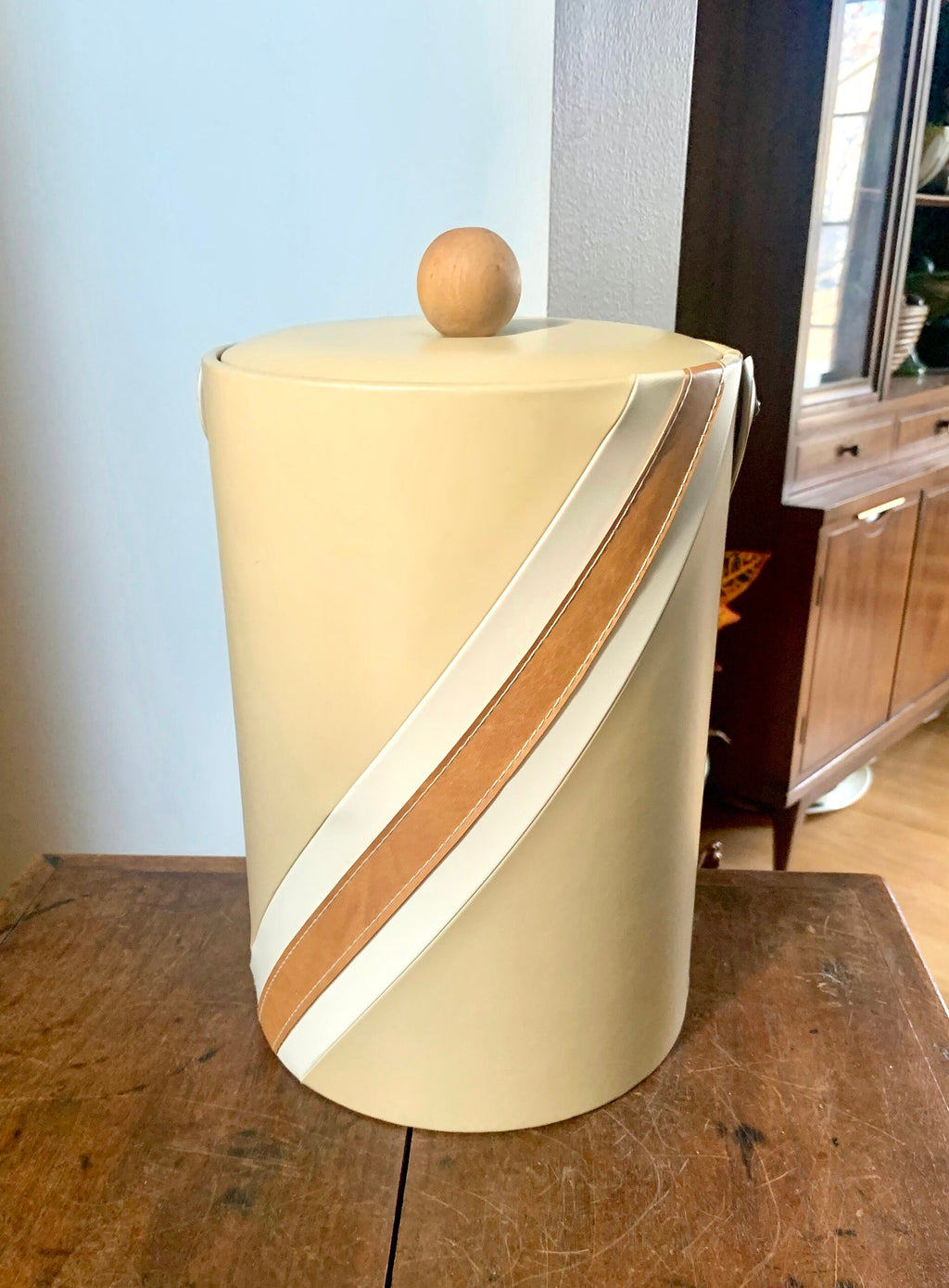 Vtg Tan Vinyl Georges Briard Ice Bucket | Large Retro Ice Bucket | Insulated Ice Bucket | MCM Ice Cooler | Retro Bar Cart Decor