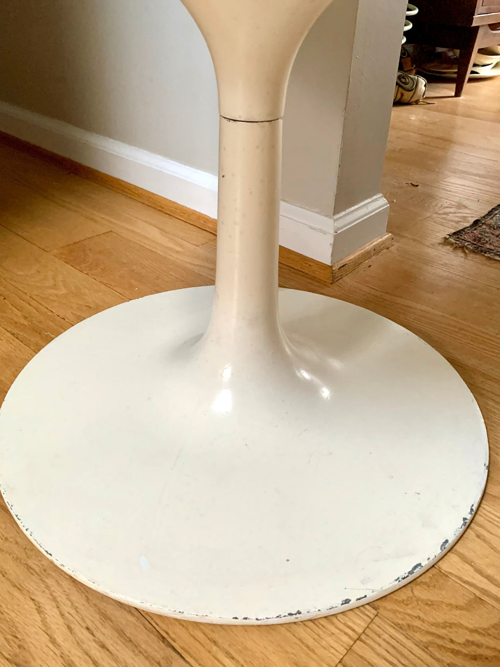 Vtg White Tulip Chair | MCM White Tulip Chair | Mid Century Modern Tulip Swivel Chair