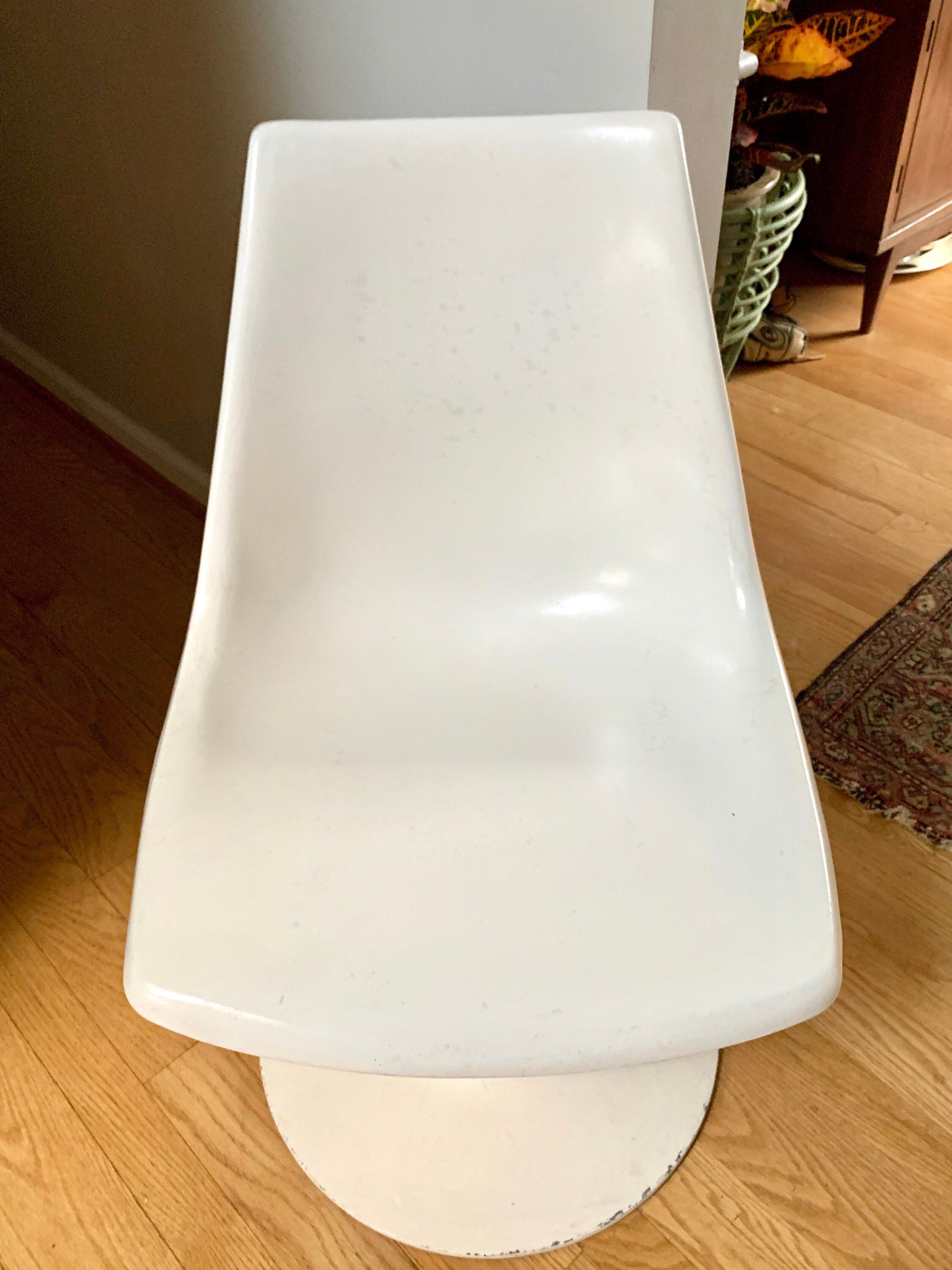Vtg White Tulip Chair | MCM White Tulip Chair | Mid Century Modern Tulip Swivel Chair
