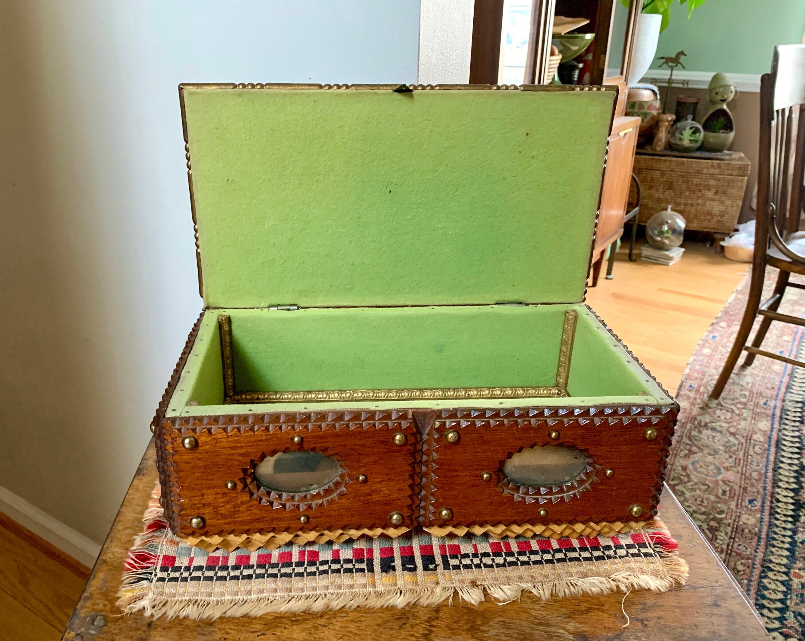 Vtg Wood Saw Tooth Tramp Art Box | Tramp Art Jewelry Box With Mirrors | Hand Carved Decorative Wooden Storage Box | Folk Art Box