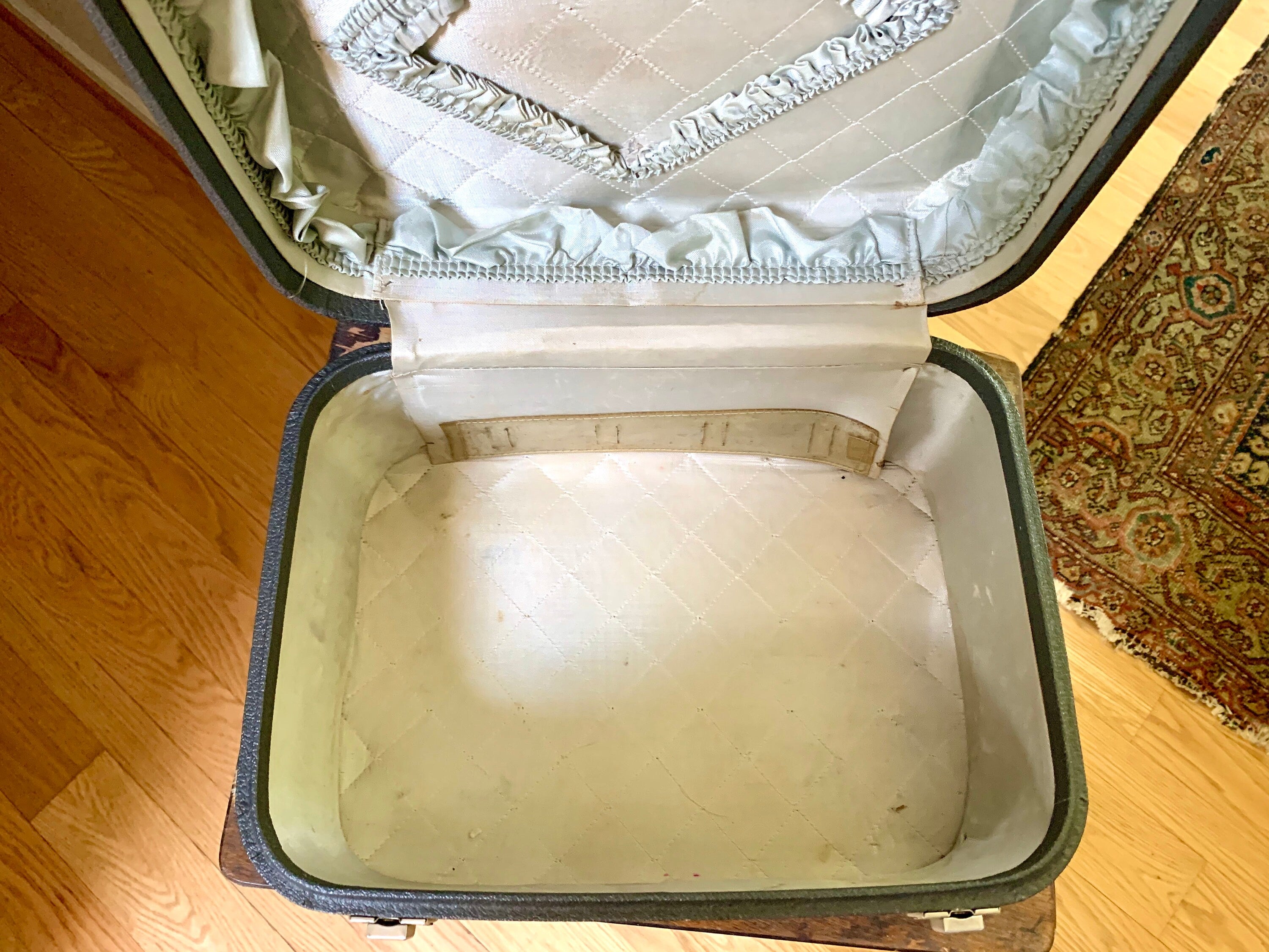 Monarch Luggage Travel Case | Vacationer Bag | Overnight Bag | Vintage Blue/Gray Train Case | Vintage Blue Cosmetic Case | Blue Make Up Bag