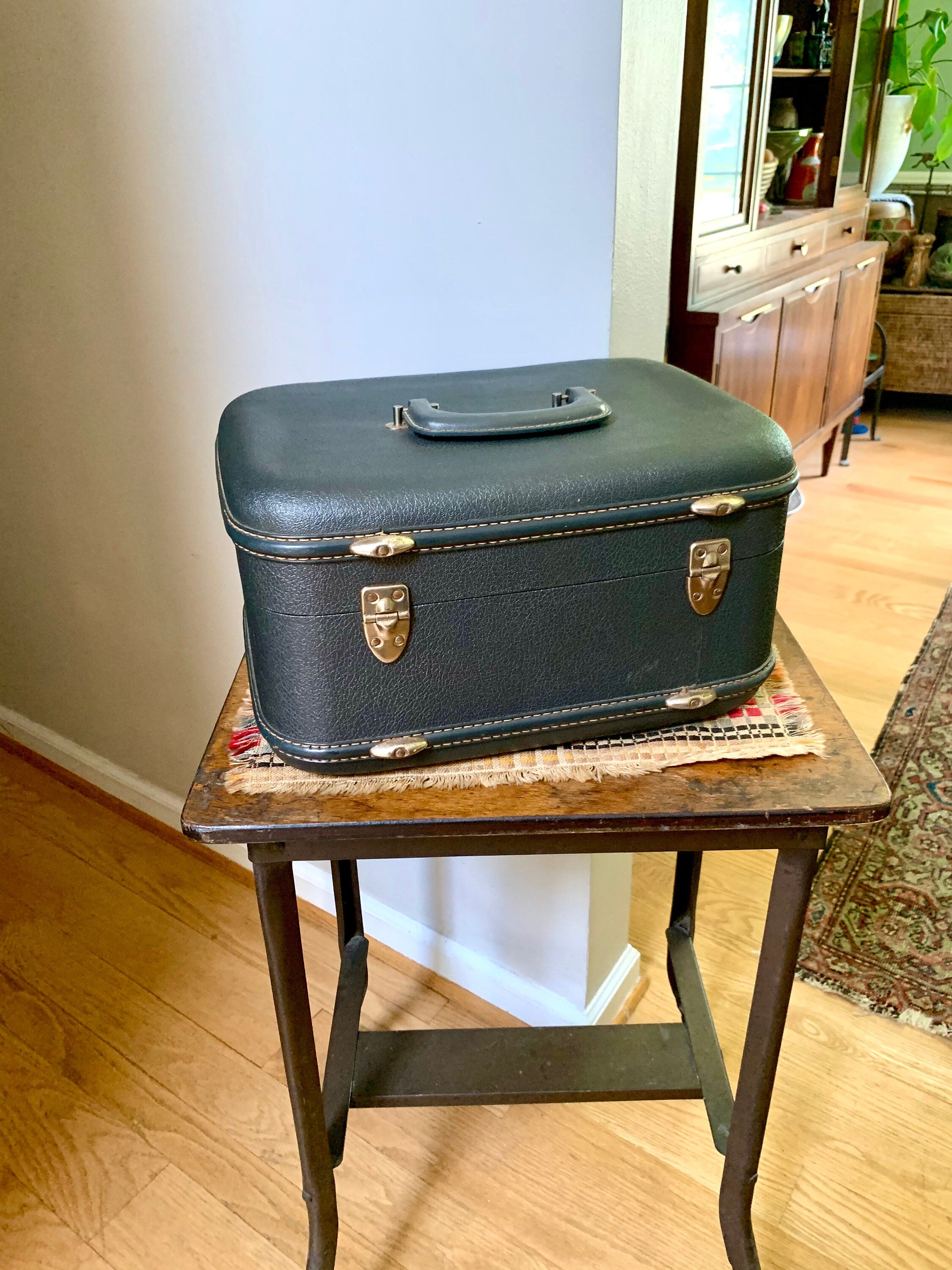 Monarch Luggage Travel Case | Vacationer Bag | Overnight Bag | Vintage Blue/Gray Train Case | Vintage Blue Cosmetic Case | Blue Make Up Bag