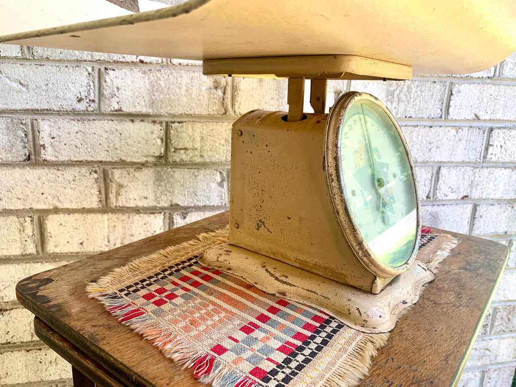 Vtg Baby Scale | Rustic Cream Baby Scale | 30 lbs. Baby Scale | Vtg Nursery Decor