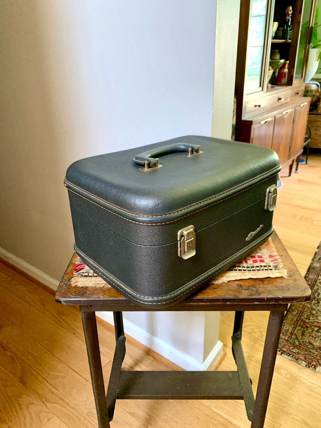 Monarch Luggage Travel Case | Vacationer Bag | Overnight Bag | Vintage Blue/Gray Train Case | Vintage Blue Cosmetic Case | Blue Make Up Bag