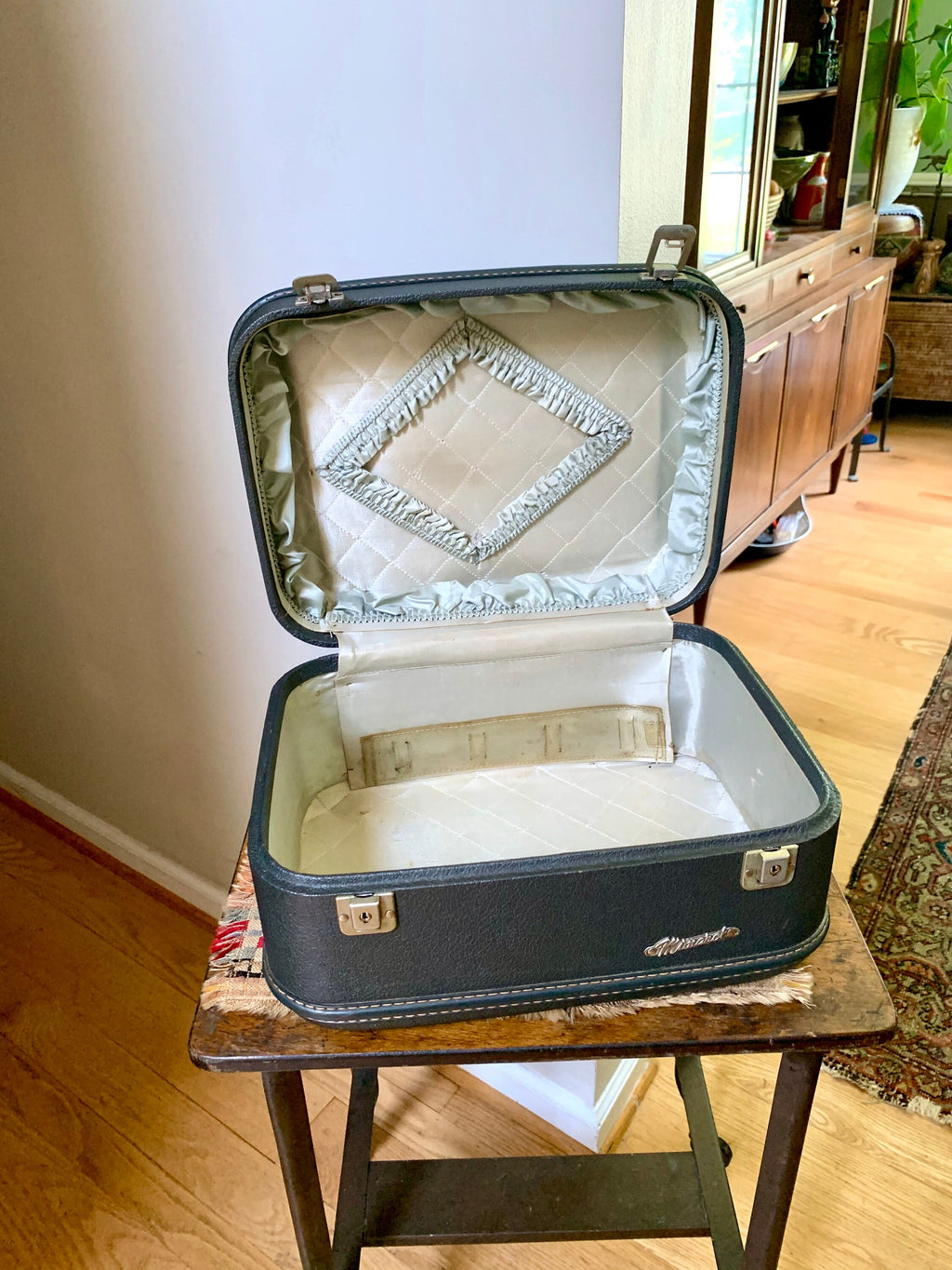 Monarch Luggage Travel Case | Vacationer Bag | Overnight Bag | Vintage Blue/Gray Train Case | Vintage Blue Cosmetic Case | Blue Make Up Bag