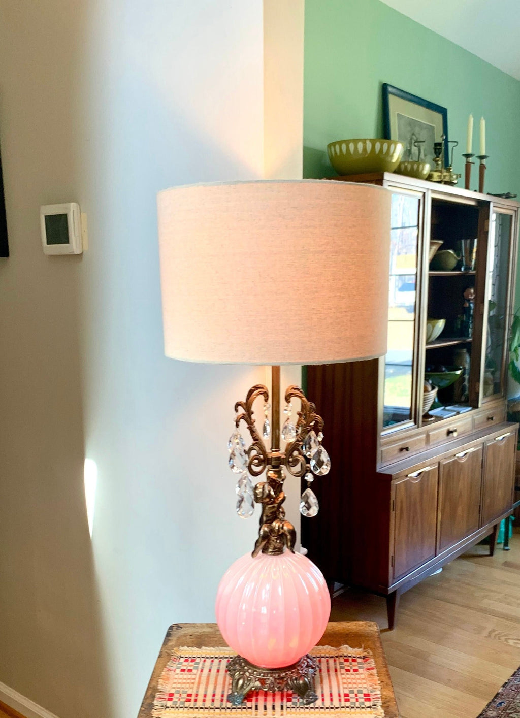 Vtg Gold Cherub Globe Lamp | 3 Way Switch Glass Globe and Prism Lamp | Hollywood Regency Globe Three Way Lamp | Brass Cherub Lamp