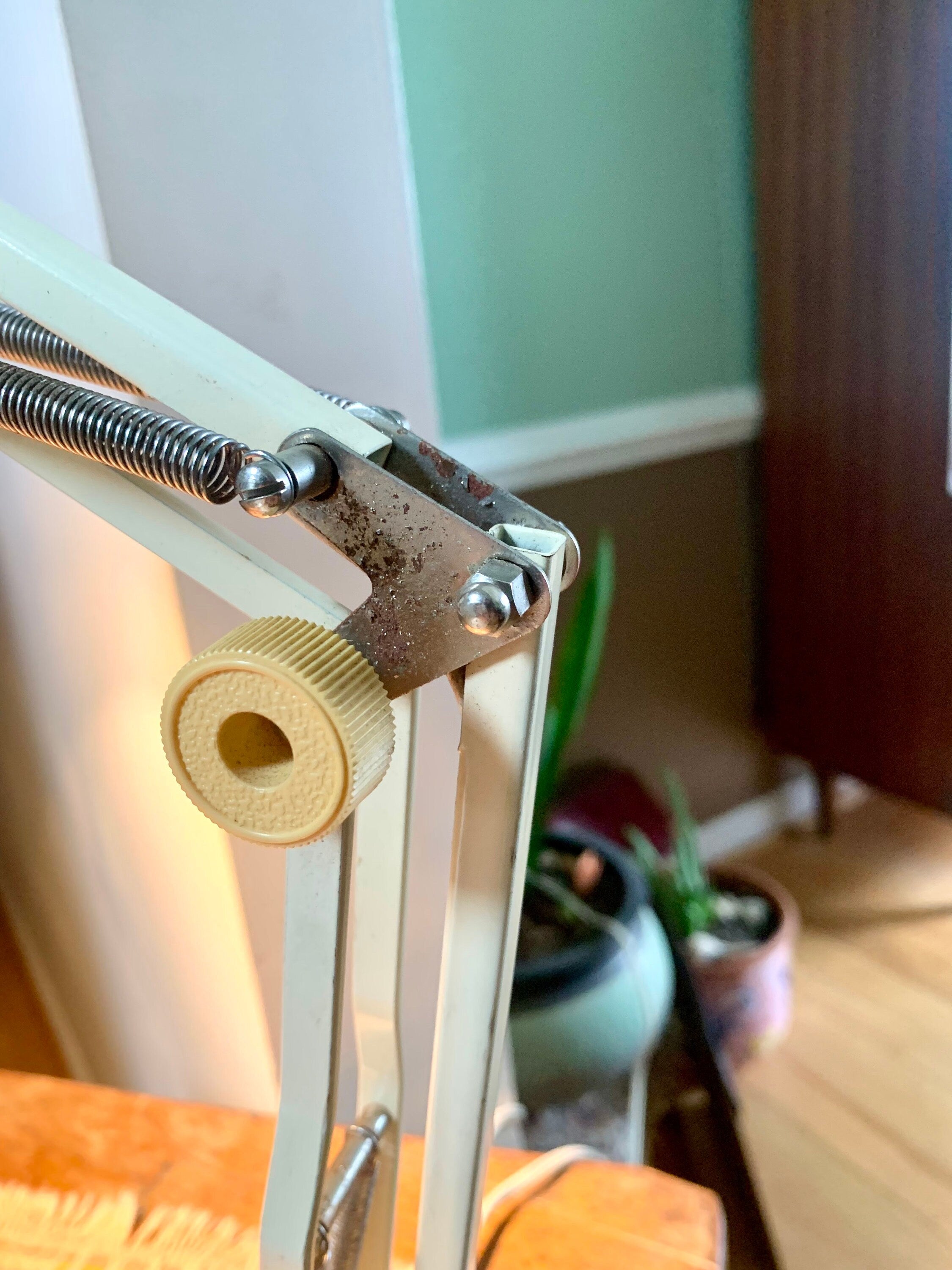 Vtg Cream Articulating Desk Lamp | Swing Arm White Desk Lamp | Adjustable Desk Lamp | Vtg Drafting Lamp | White Industrial Desk Lamp