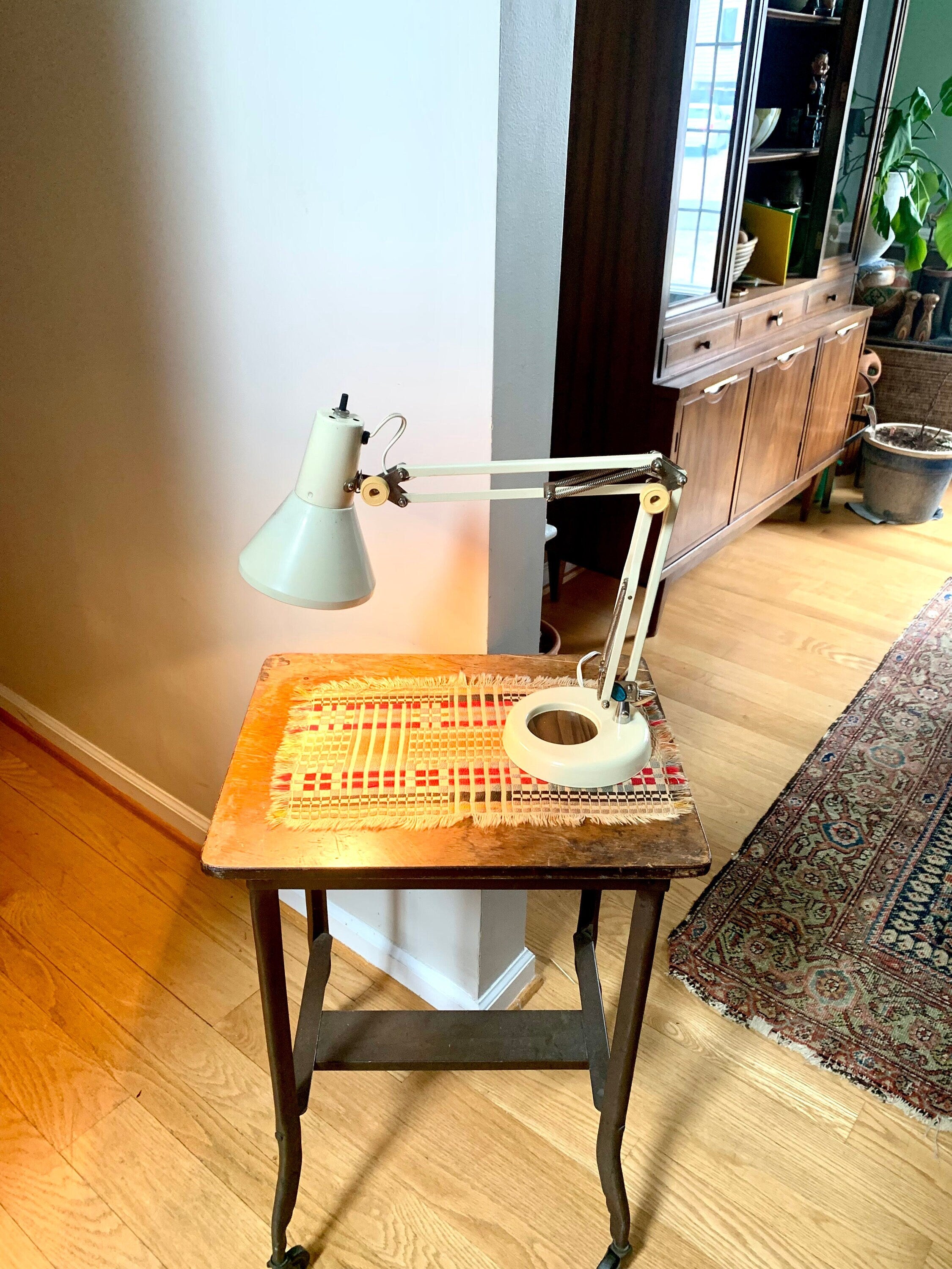 Vtg Cream Articulating Desk Lamp | Swing Arm White Desk Lamp | Adjustable Desk Lamp | Vtg Drafting Lamp | White Industrial Desk Lamp