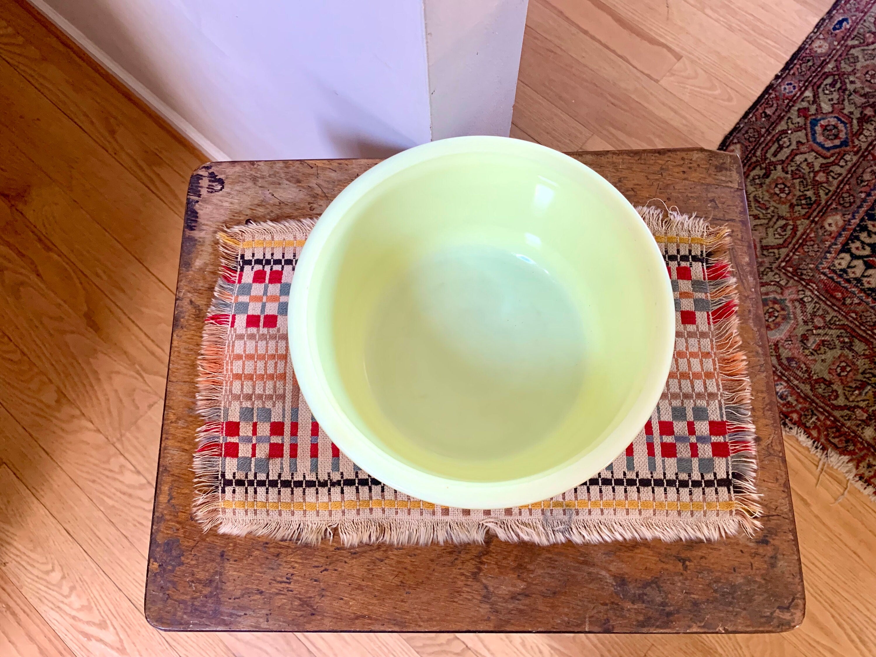 Vtg Uranium Glass Mixing Bowl | Vaseline Glass Mixing Bowl | 9" Uranium Mixing Bowl | MCM Mixing Bowl