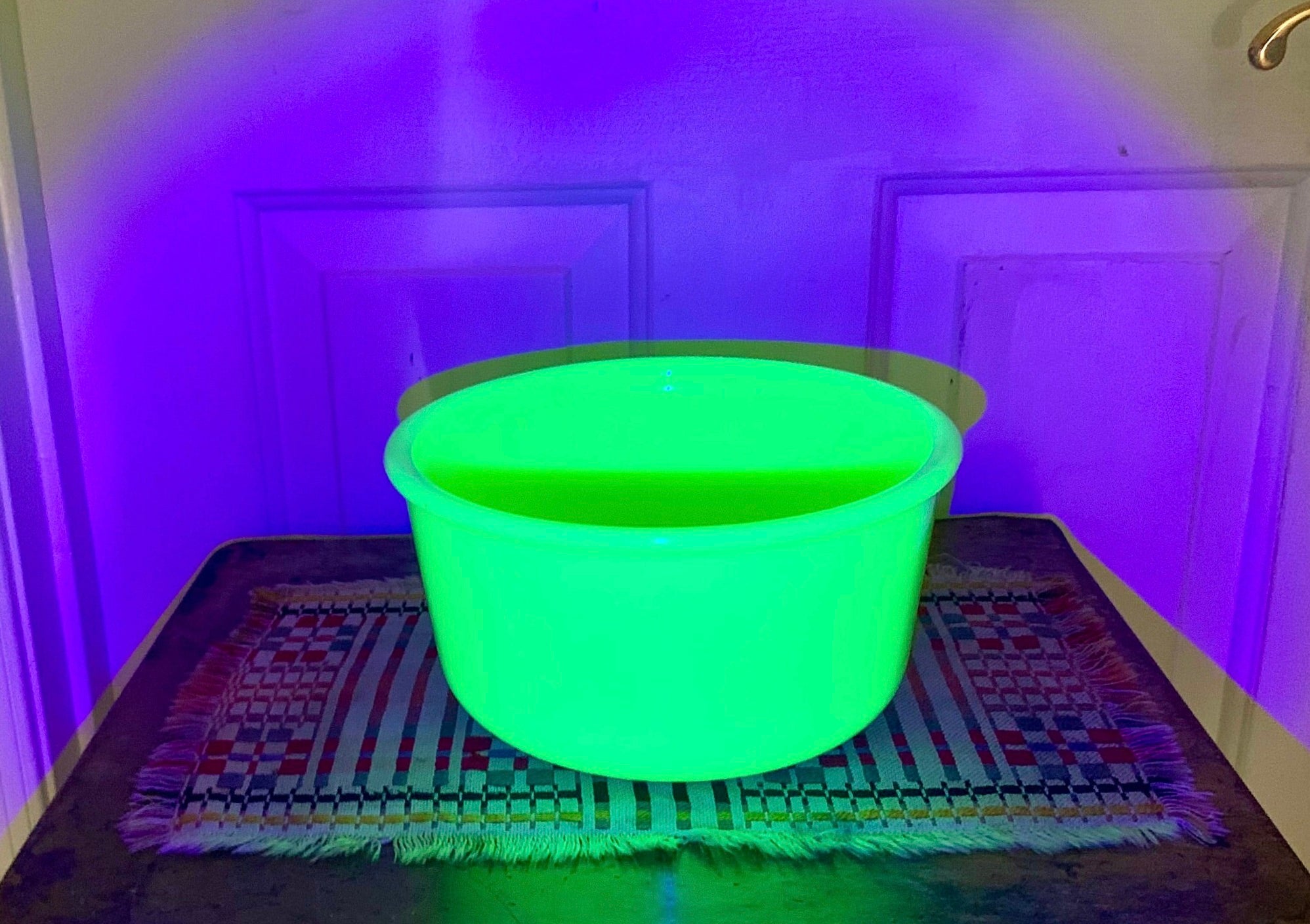 Vtg Uranium Glass Mixing Bowl | Vaseline Glass Mixing Bowl | 9" Uranium Mixing Bowl | MCM Mixing Bowl