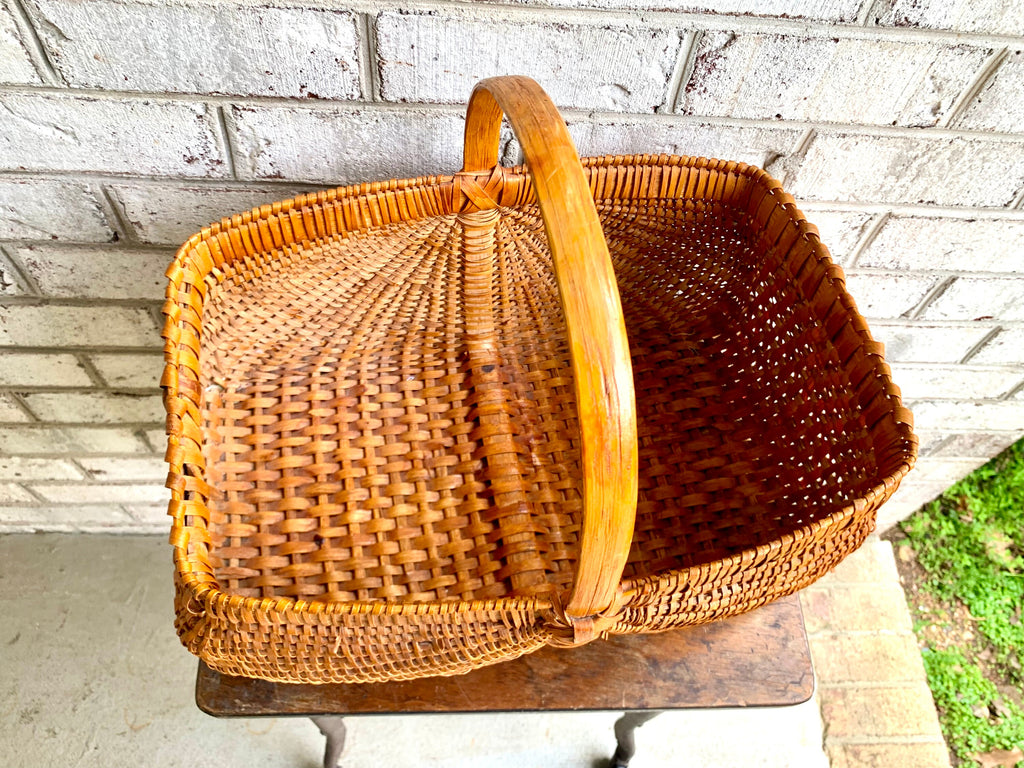 Vtg Wicker Basket With Handle | Wicker Gathering Basket | 80's Bohemian Basket l Rattan Basket | Woven Basket