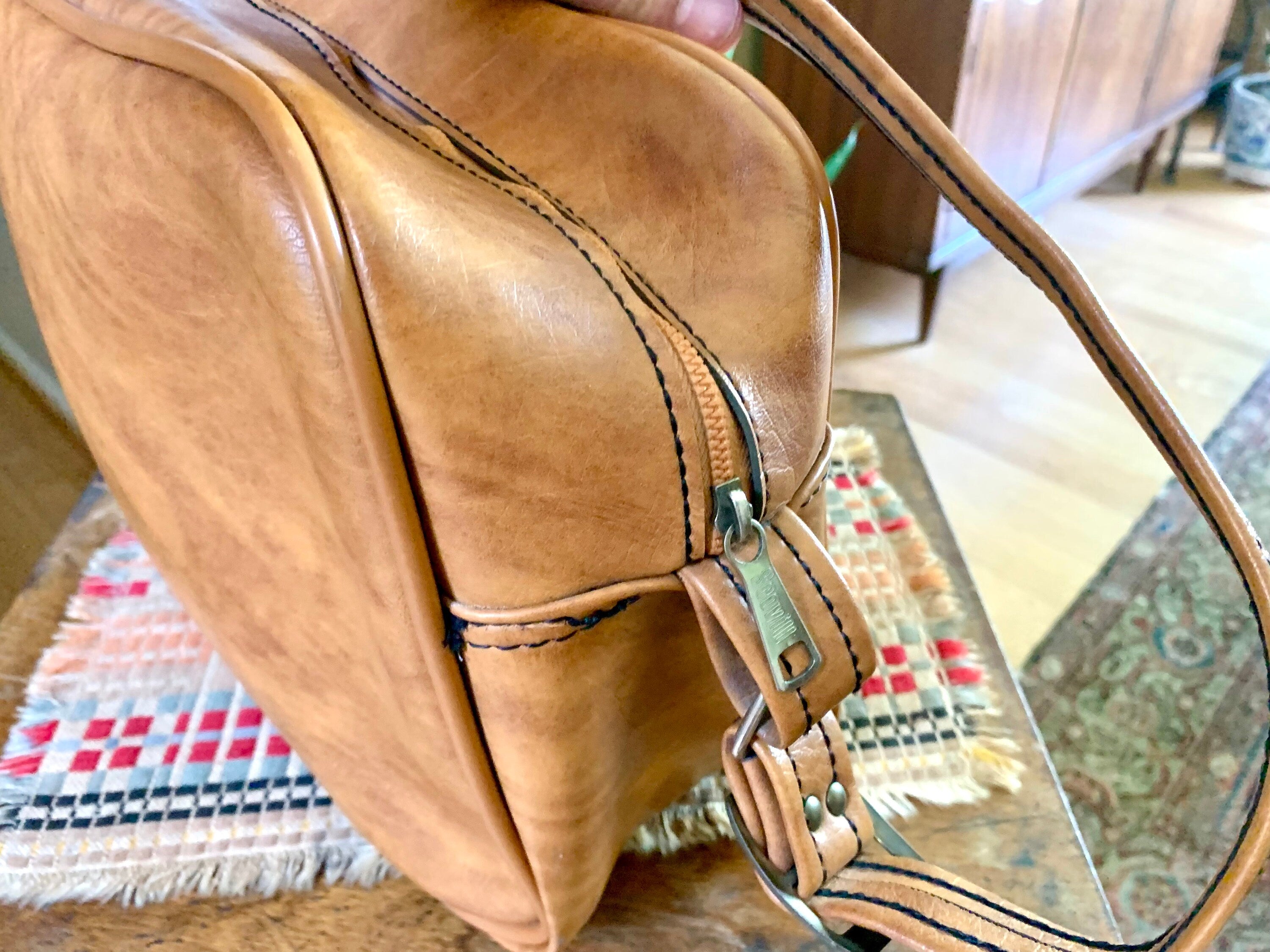 1970s Luggage Overnighter Brown Vinyl Shoulder Bag | Scovill Shoulder Bag | 70s Faux Leather Shoulder Bag | Brown Weekender Crossbody Bag